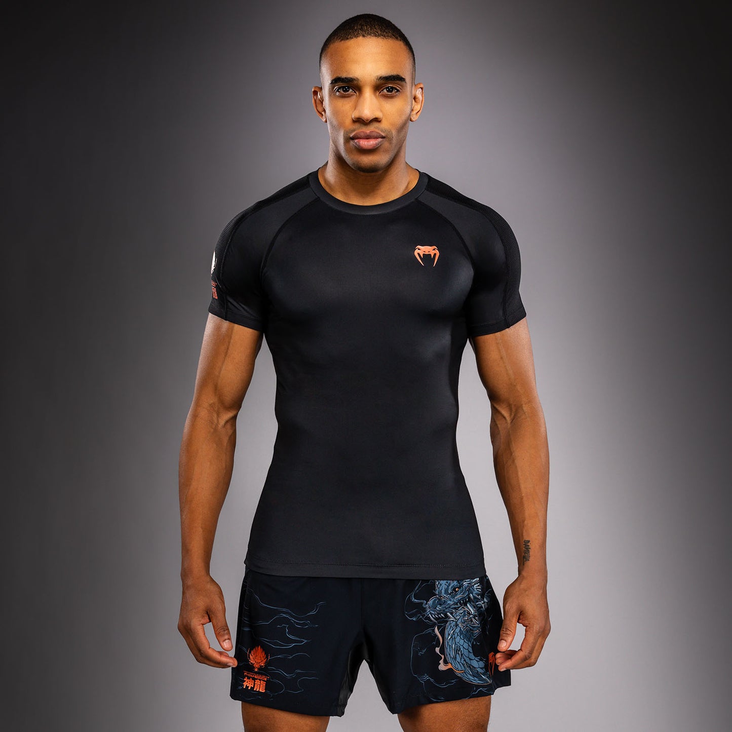 Venum Thunder Dragon Rashguard Manga Corta – Negro/Gris/Cobre