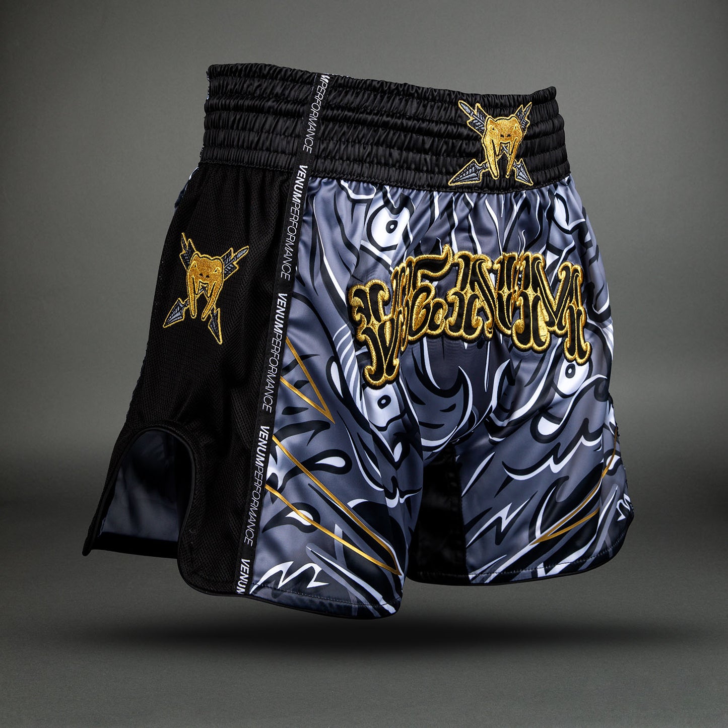 Venum Wolf Atak Short de Muay Thai – Negro/Gris