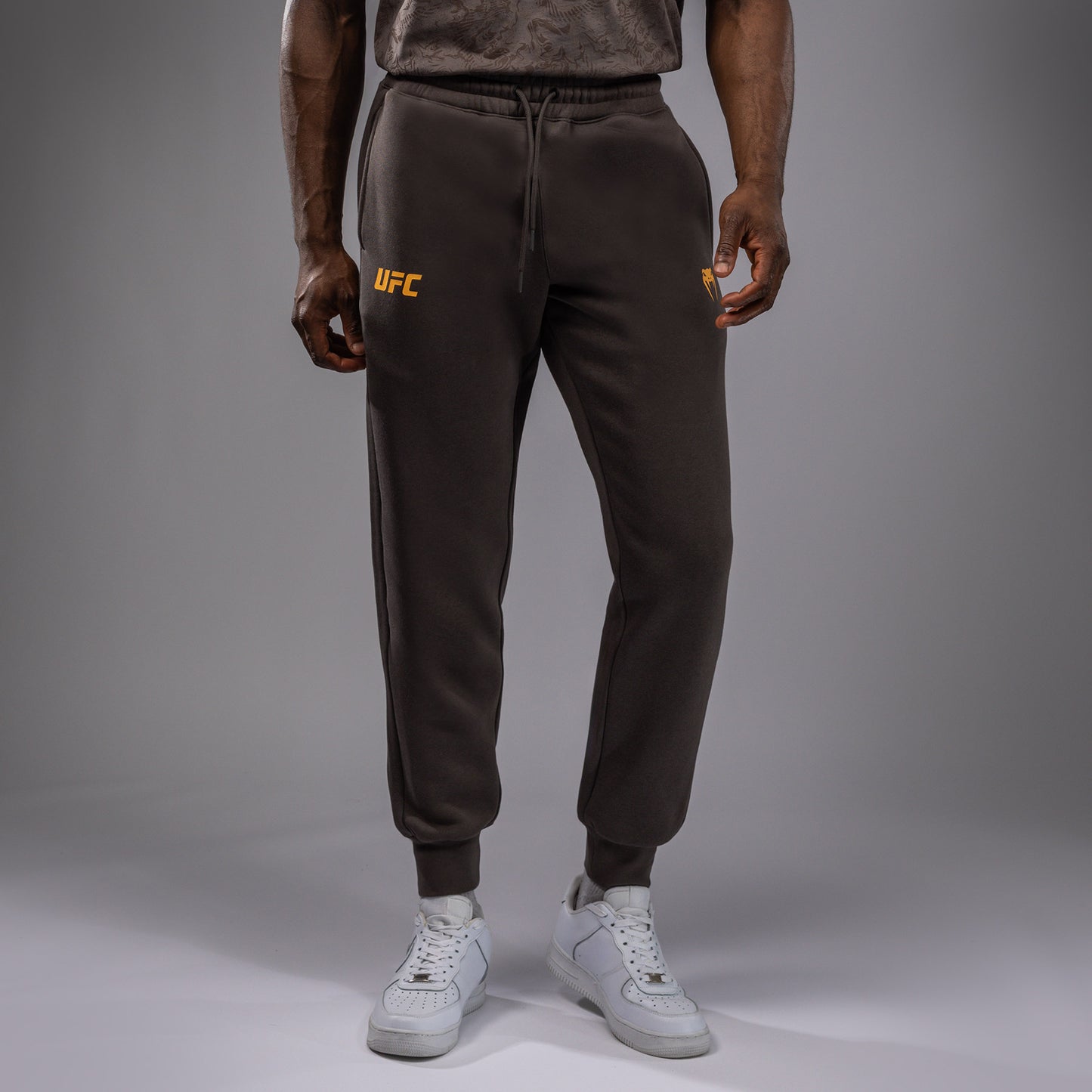 UFC Fusion by Venum Fight Week Pantalón de Algodón para Hombre - Solid Marrón tierra