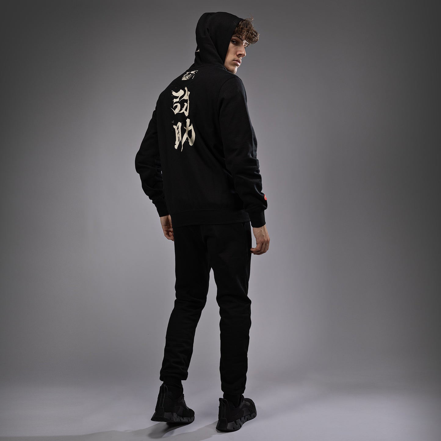 Venum x Assassin’s Creed Shadows Sudadera con capucha - Negra