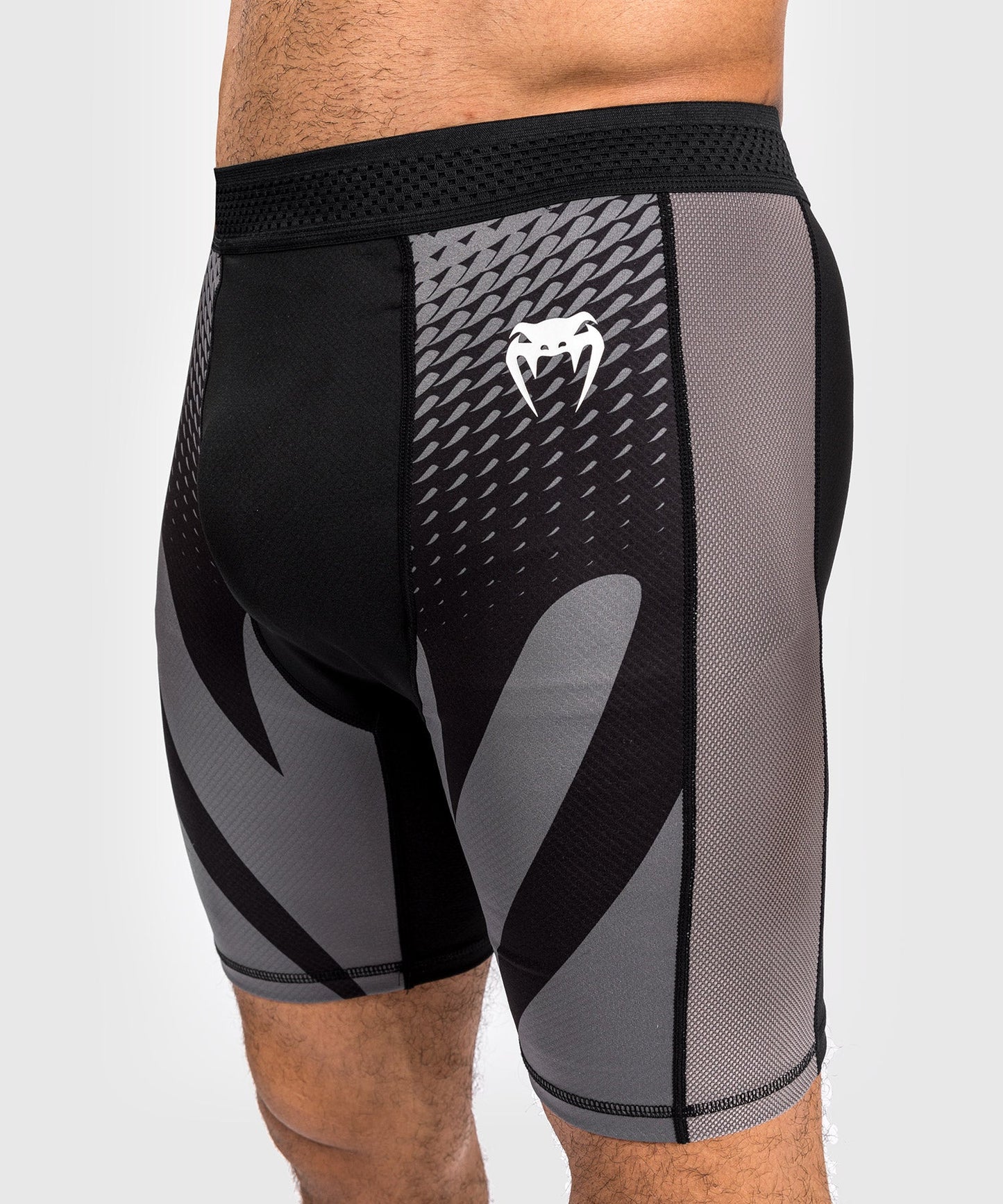 Venum Attack Vale Tudo Short para Hombre - Negro