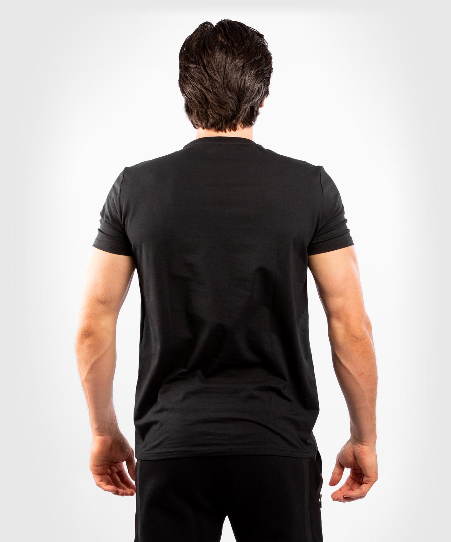 Camiseta Venum Classic - Negro/Oro