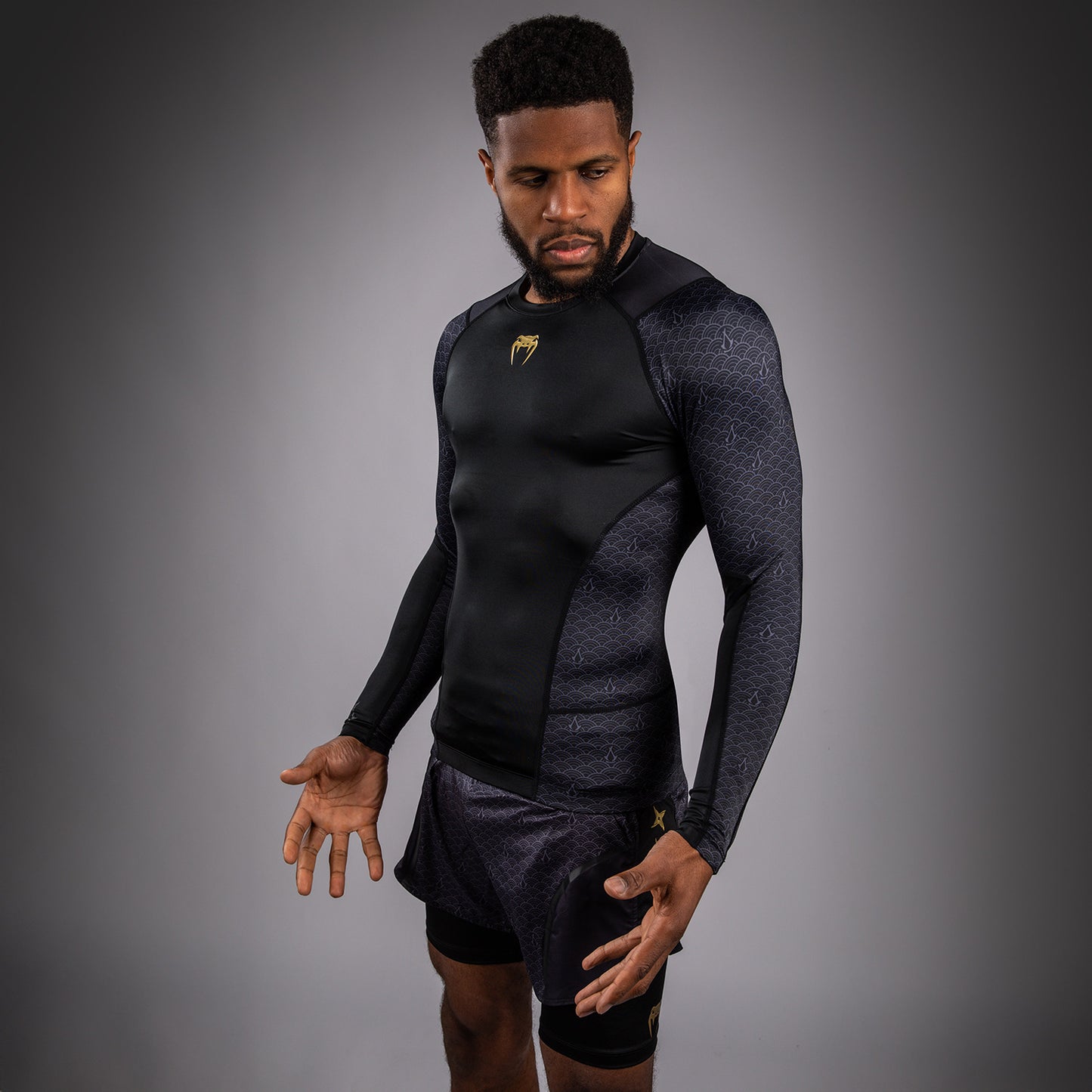 Venum x Assassin’s Creed Shadows Lycra de manga larga para hombre - Negra