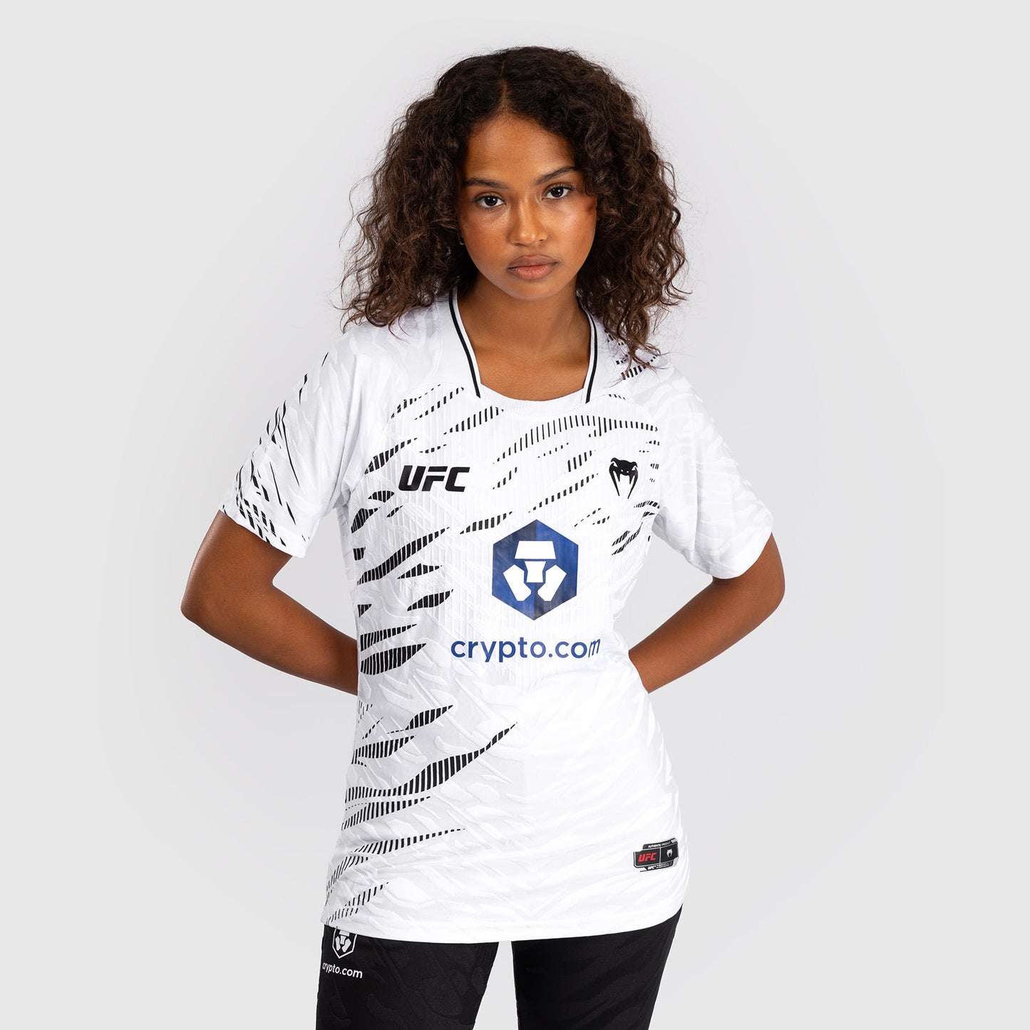 UFC Fusion by Venum Personalizados Authentic Fight Night Camiseta de Salida para Mujer - Blanco