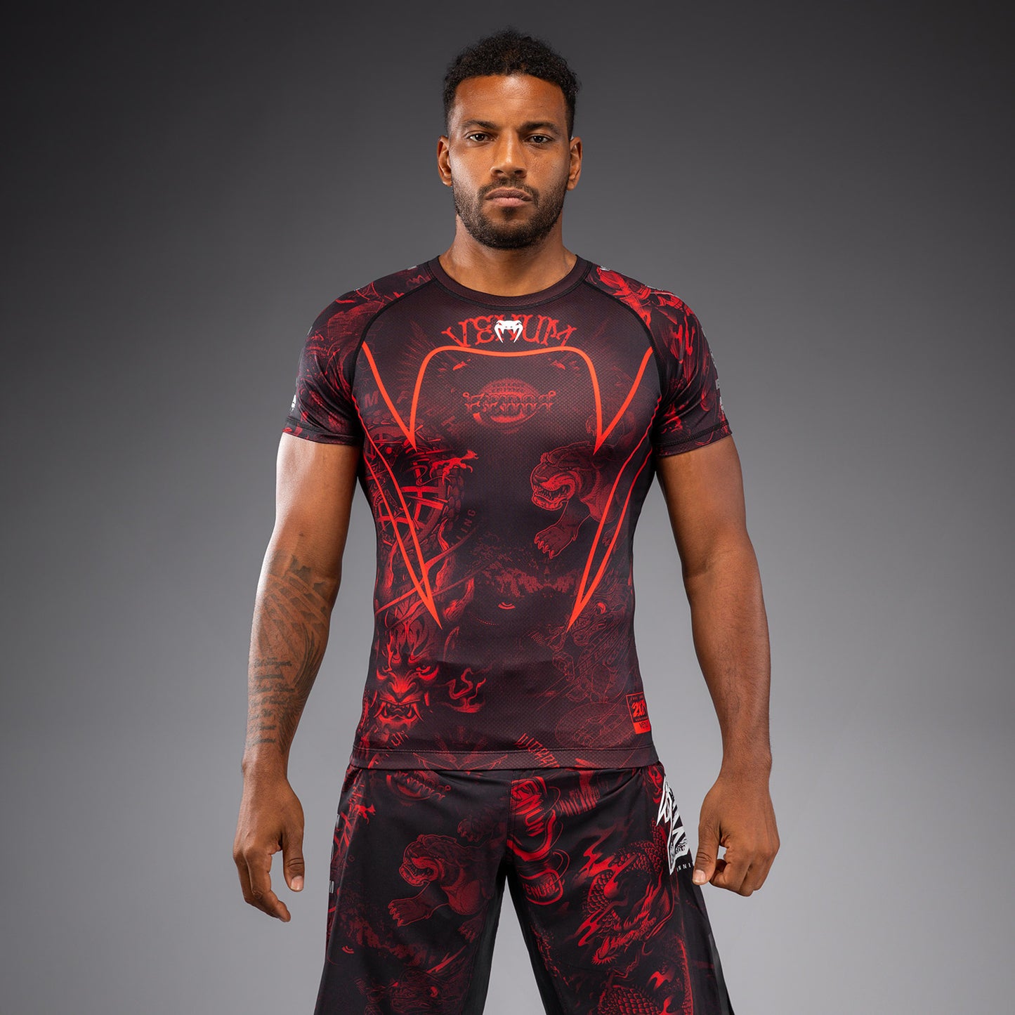 Venum 20th Anniversary Rashguard Manga Corta - Negro/Rojo