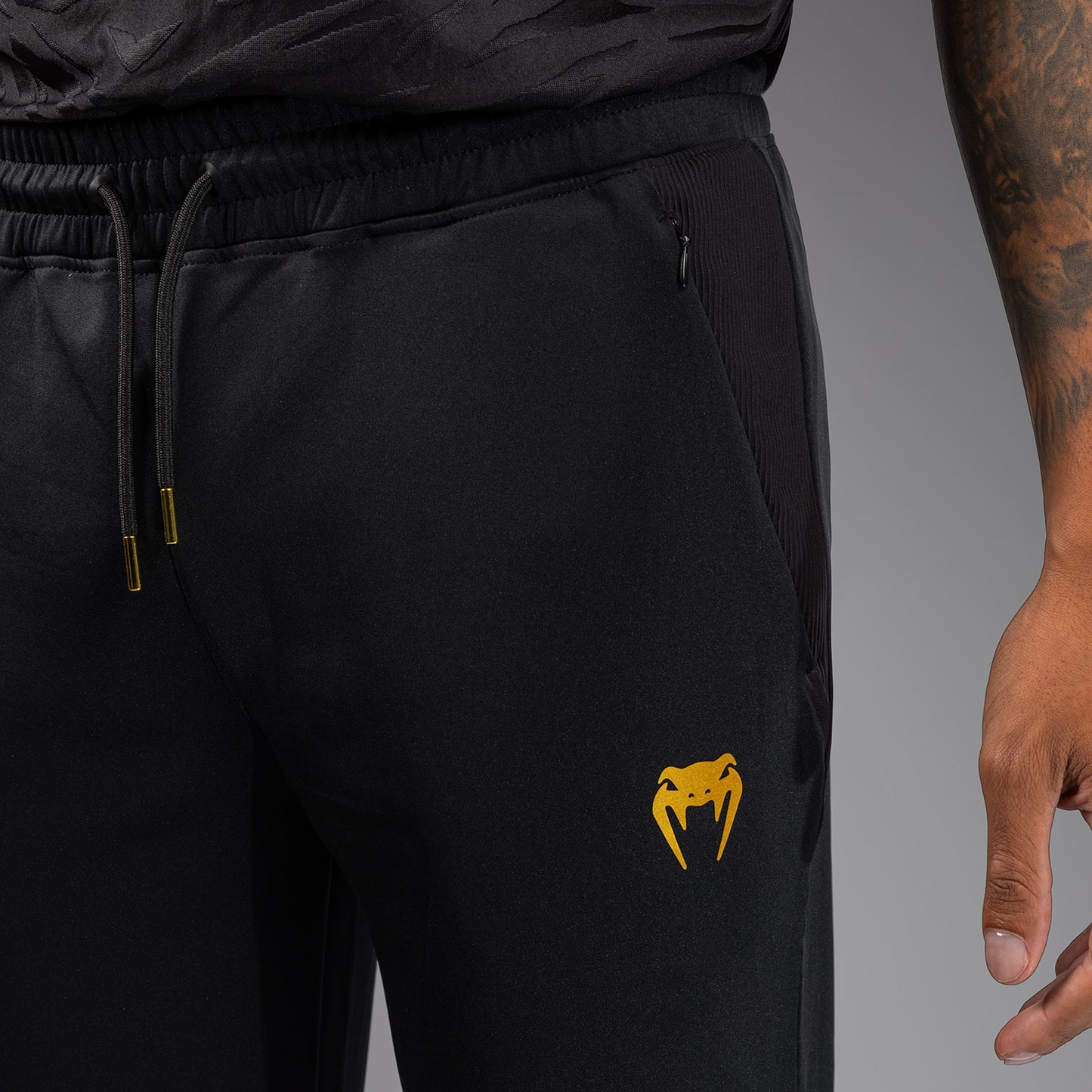 UFC Fusion by Venum Authentic Fight Night Pantalón de Pierna Recta para Hombre - Champion
