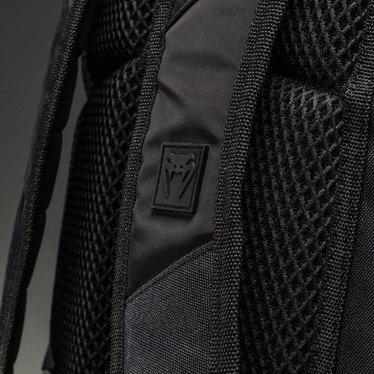 Venum Amazonia Reborn Mochila (15-25 L) - Negro/Verde