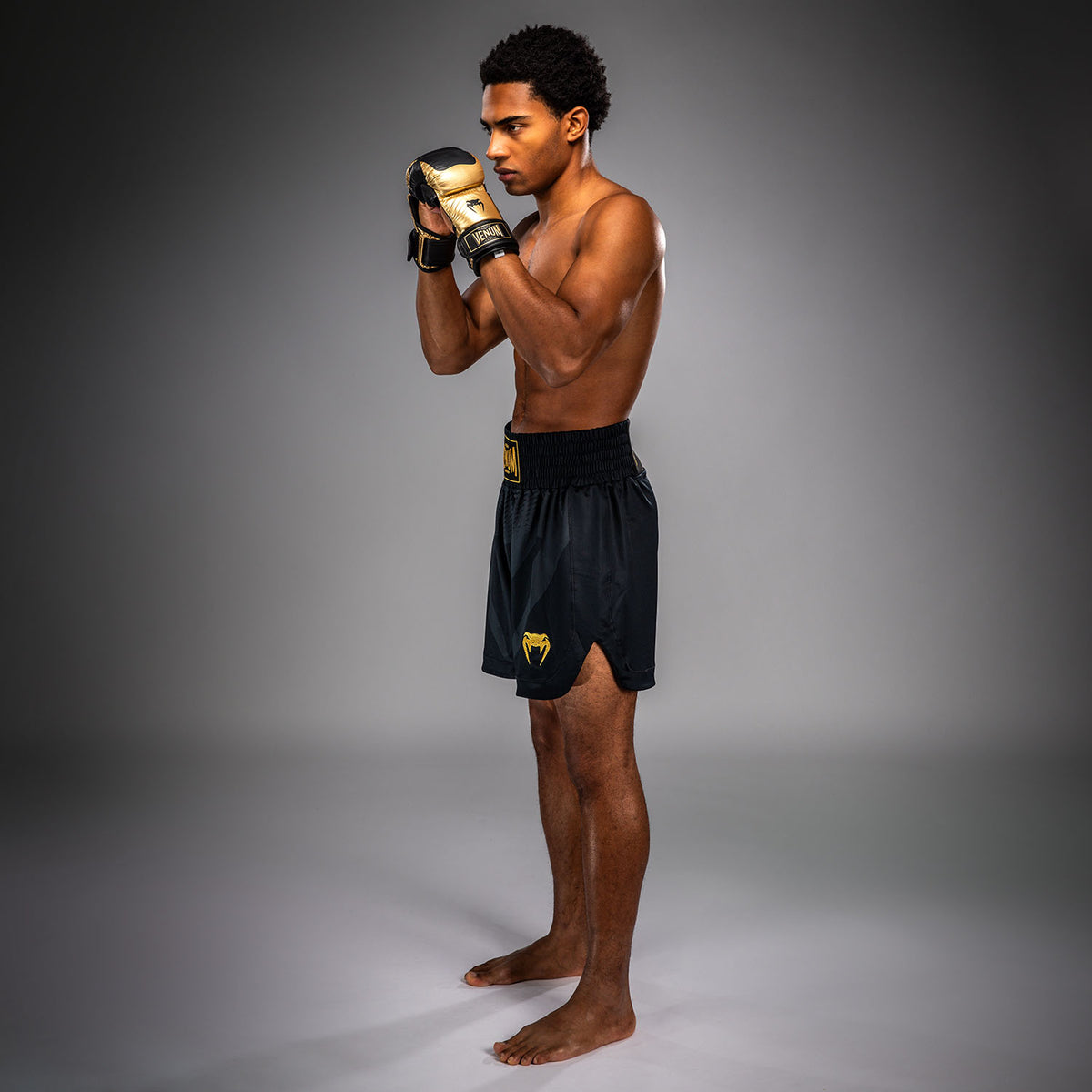 Venum Attack Pantalón corto de boxeo - Negro/Dorado