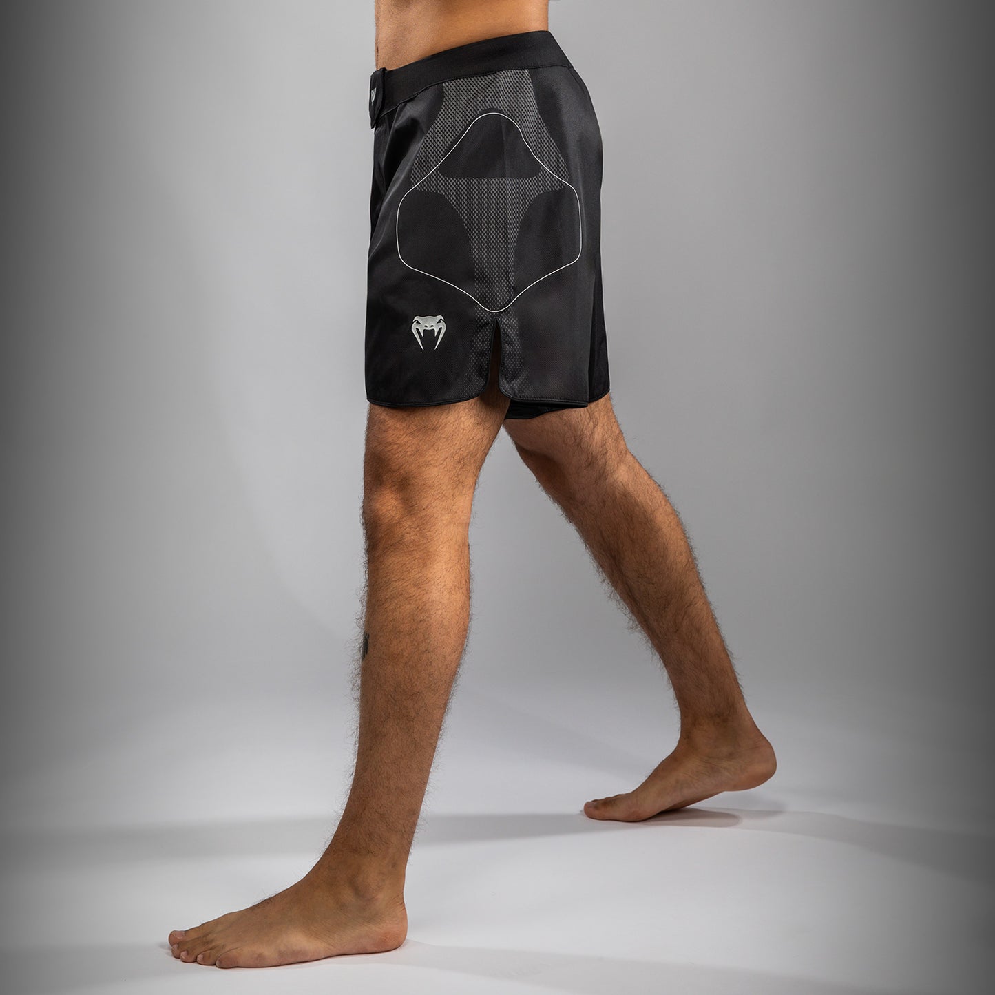 Venum Nexus Pantalones Cortos de Lucha – Negro/Plateado