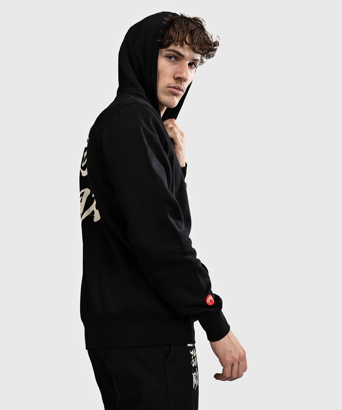 Venum x Assassin’s Creed Shadows Sudadera con capucha - Negra
