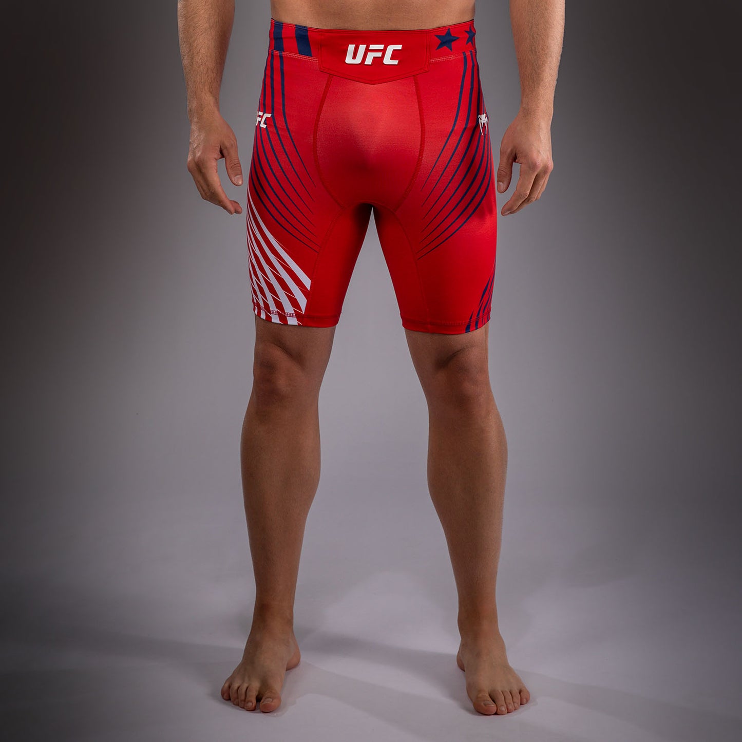 Official UFC Freedom 250 by Venum Authentic Fight Night Vale Tudo Shorts para hombre - Rojo