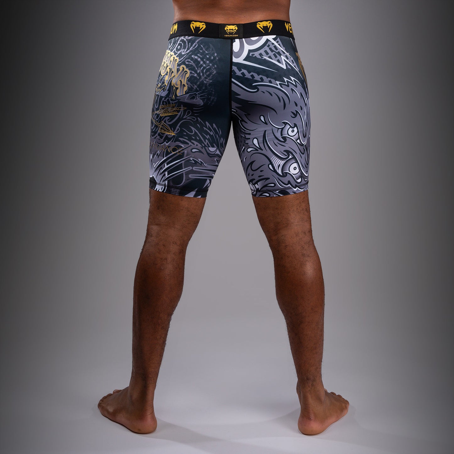 Venum Wolf Atak Short de Compresión – Negro/Gris