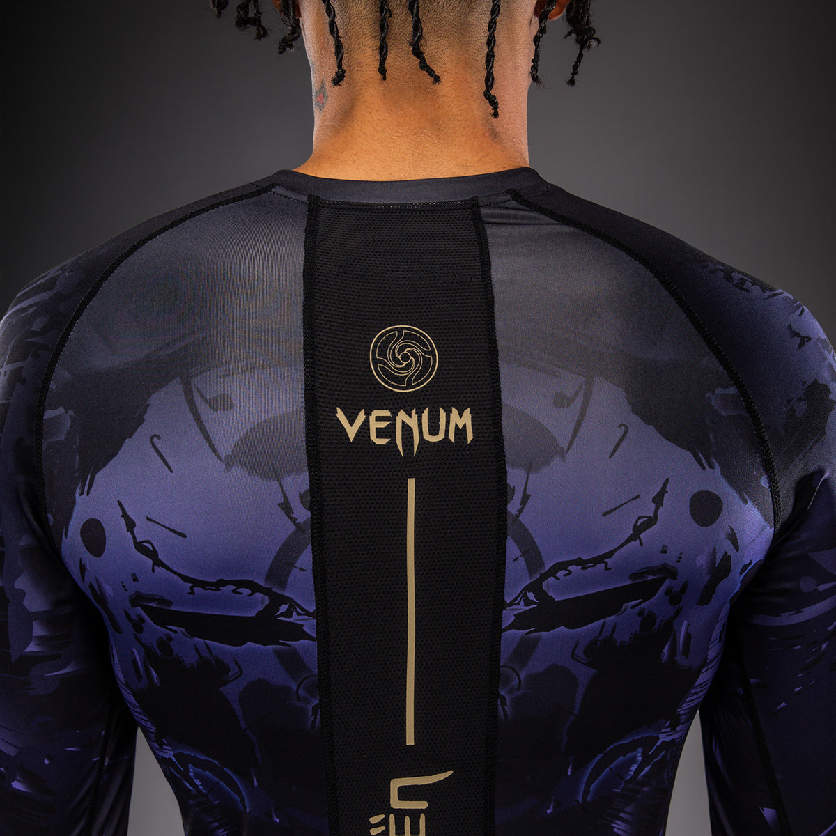 Jujutsu Kaisen x Venum Gojo Rashguard Manga Larga – Morado