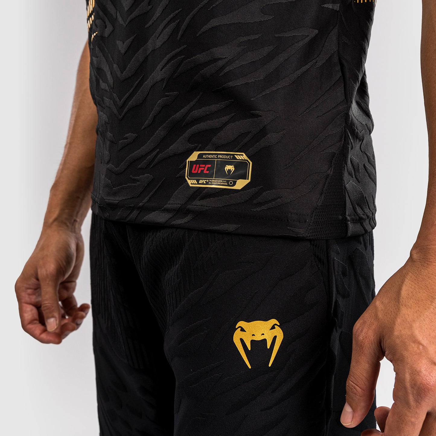 UFC Fusion by Venum Personalizados Authentic Fight Night Camiseta de Salida para Hombre - Campeón