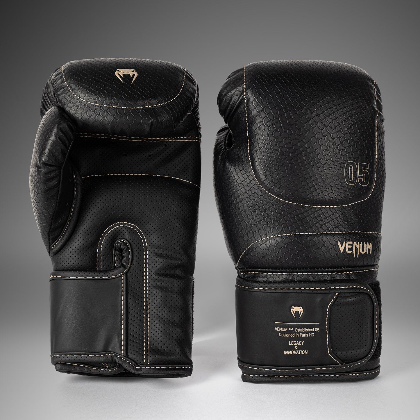 Venum Impact Evo Scales Guantes de Boxeo – Negro