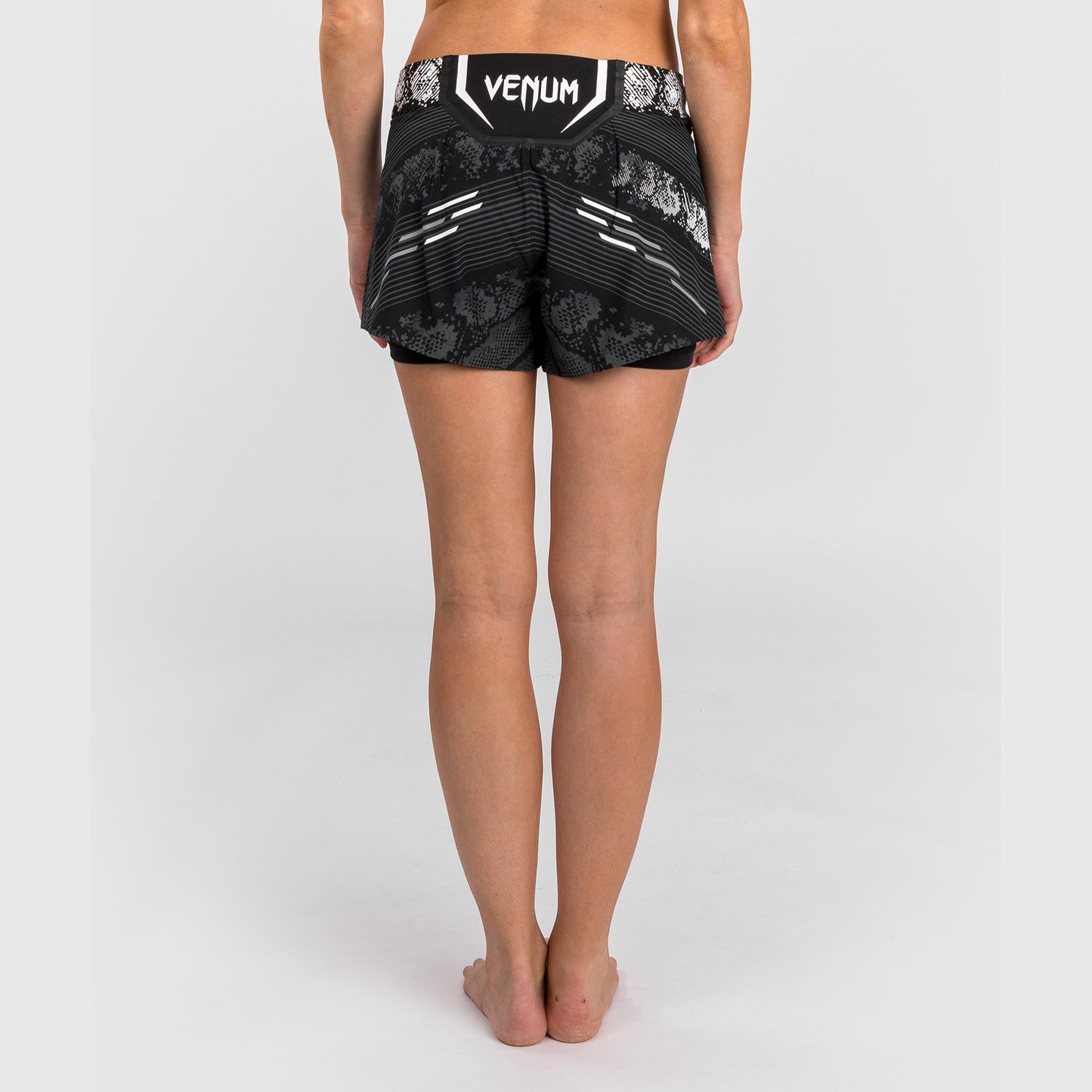UFC Adrenaline by Venum Authentic Fight Night Short de Combate para Mujer - Negro