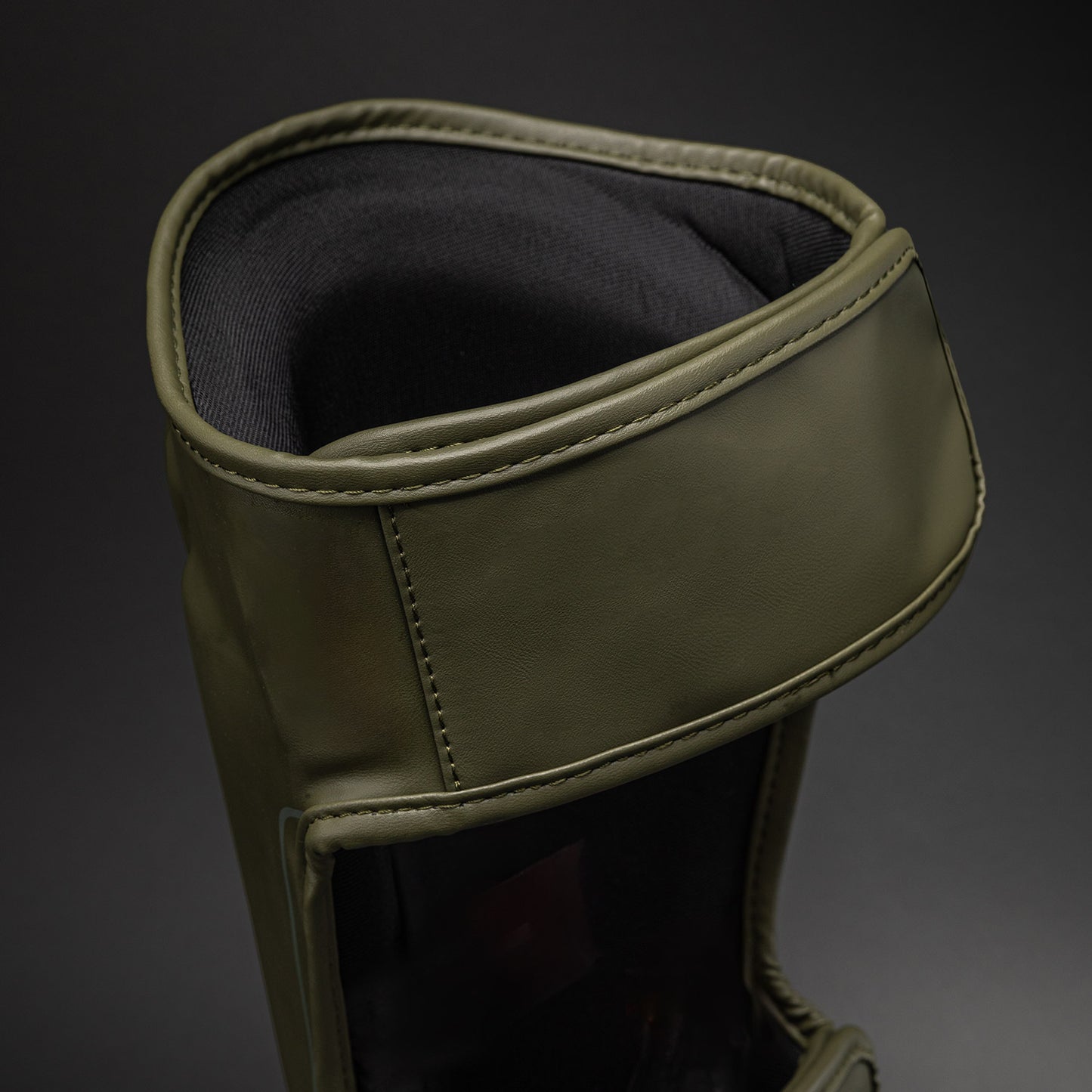 Venum Stealth Espinilleras – Caqui/Verde Oscuro