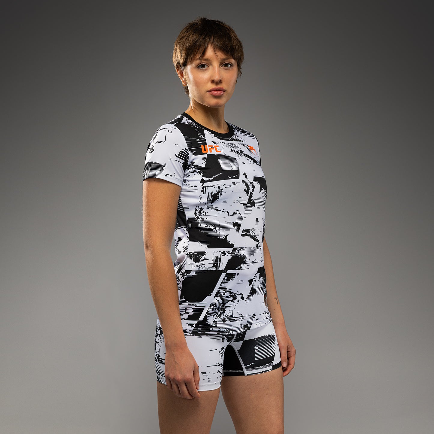 UFC Zenith by Venum Authentic Fight Week Camiseta de manga corta Performance Mujer - Blanco