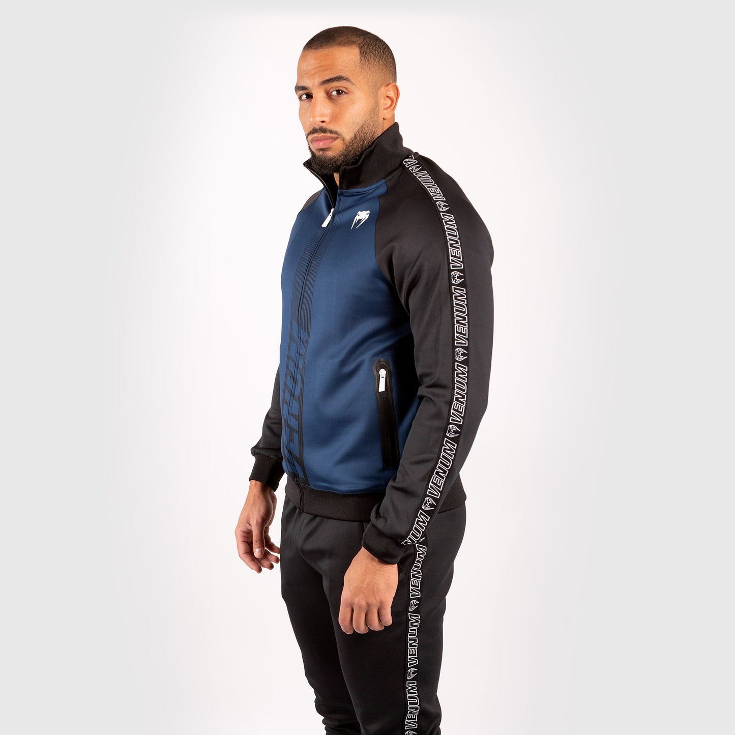 Chaqueta Venum Club 212 - Marino/Negro