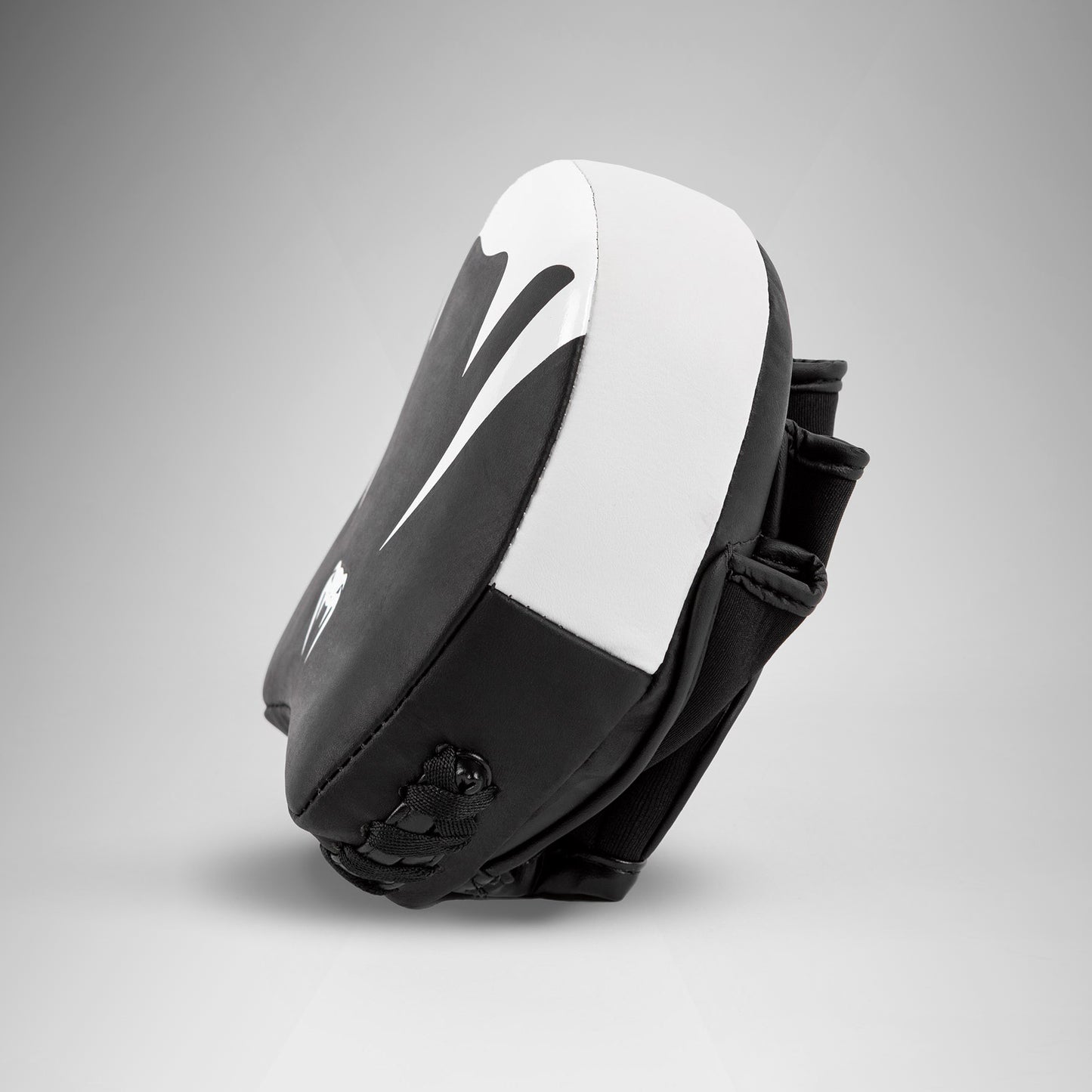 Venum Elite Guantes de Entrenamiento Gruesos de Cuero Mini (Par) - Negro/Blanco