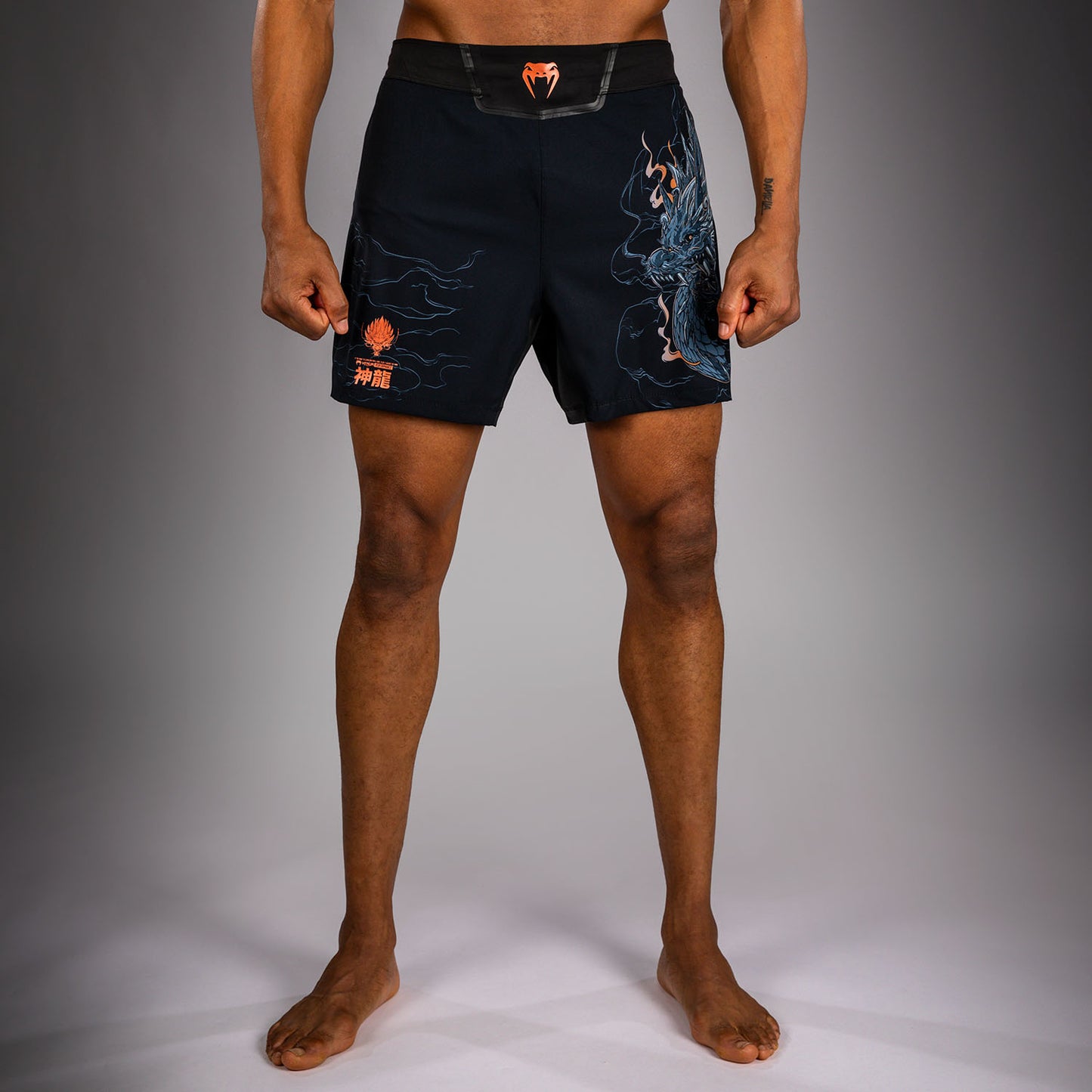 Venum Thunder Dragon Short de Combate – Negro/Gris/Cobre