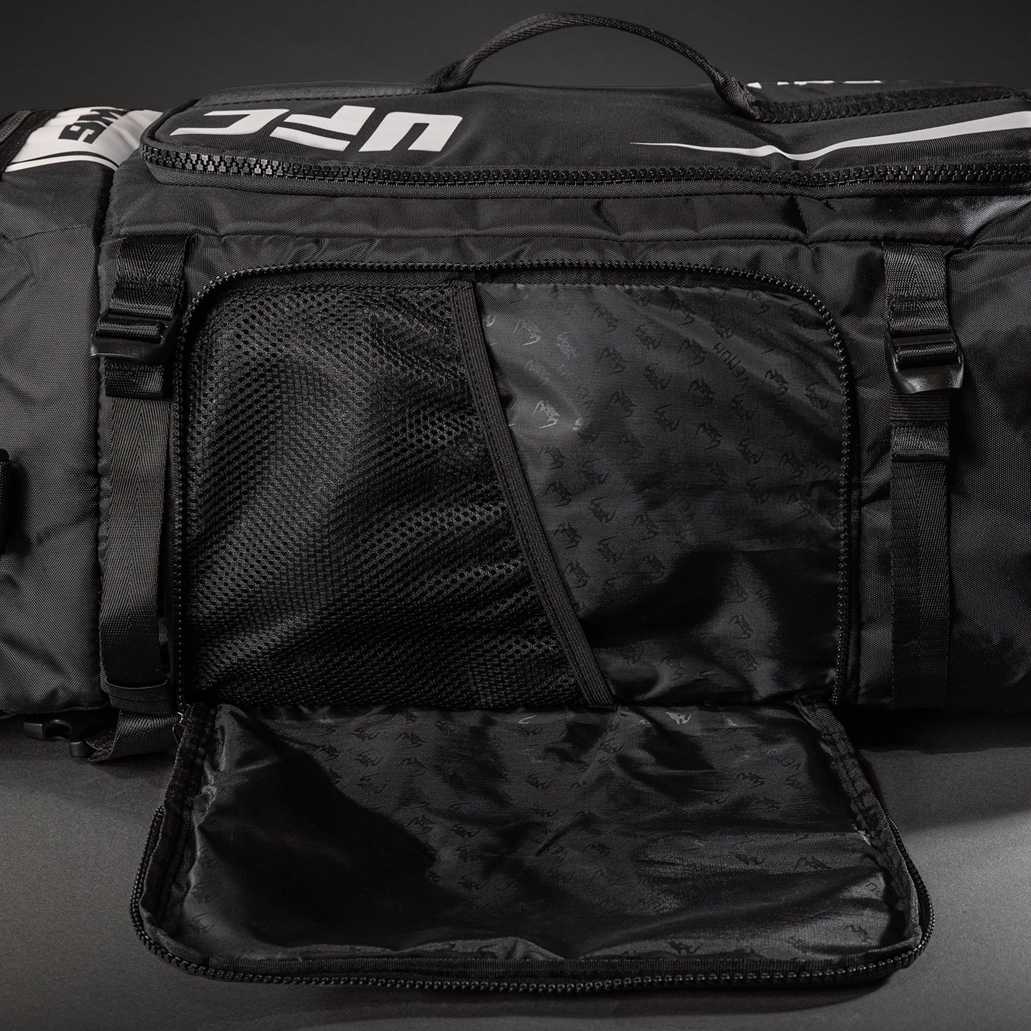 UFC Unity by Venum Authentic Fight Week Bolsa de Equipamiento – Negro/Blanco