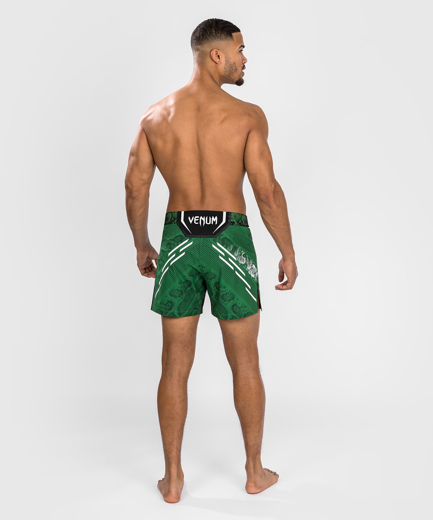 Pantalón Corto UFC Adrenaline by Venum Personalized Authentic Fight Night, Hombre - Corte Corto - Verde