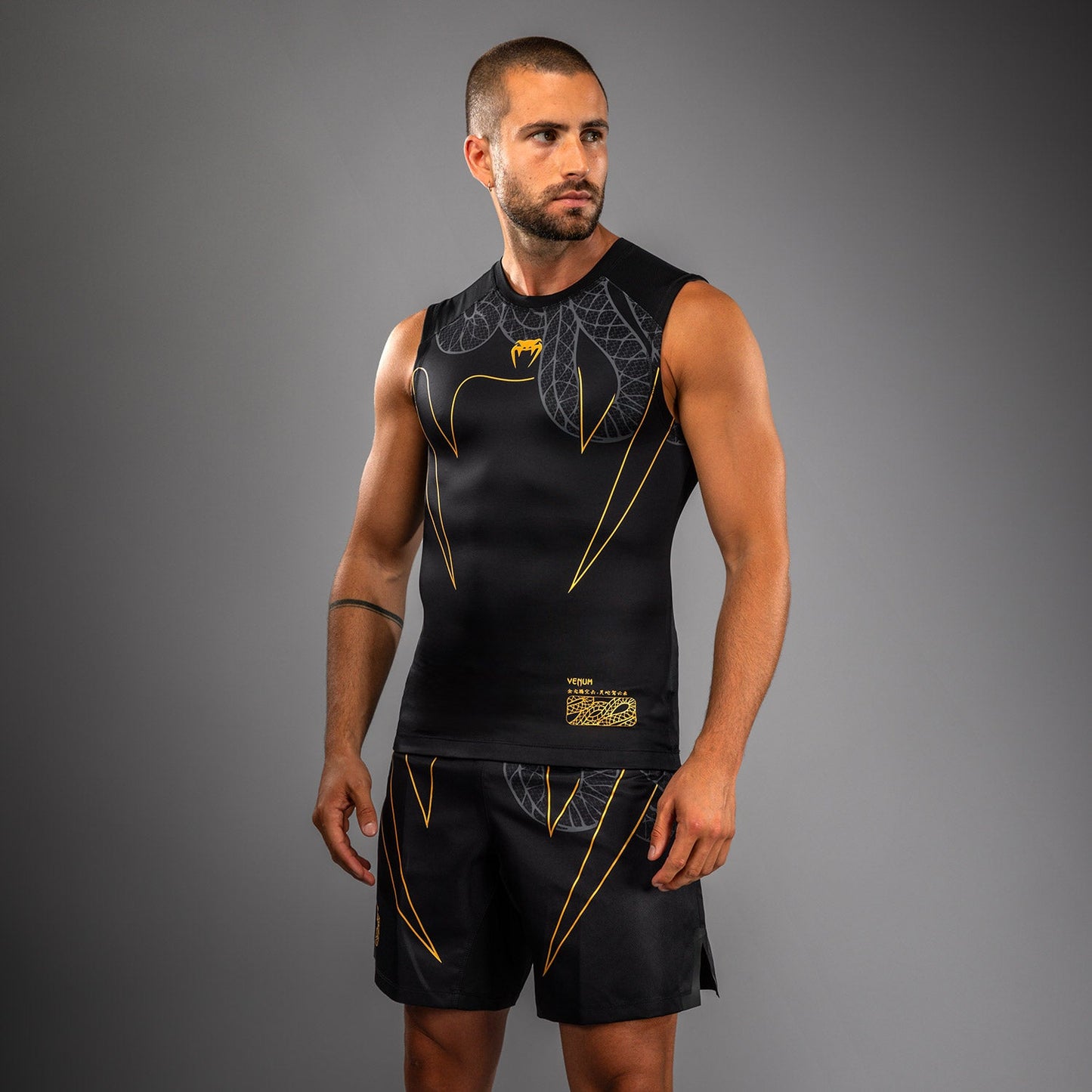 Venum Serpenti Rashguard Sin Mangas – Negro/Plata/Dorado