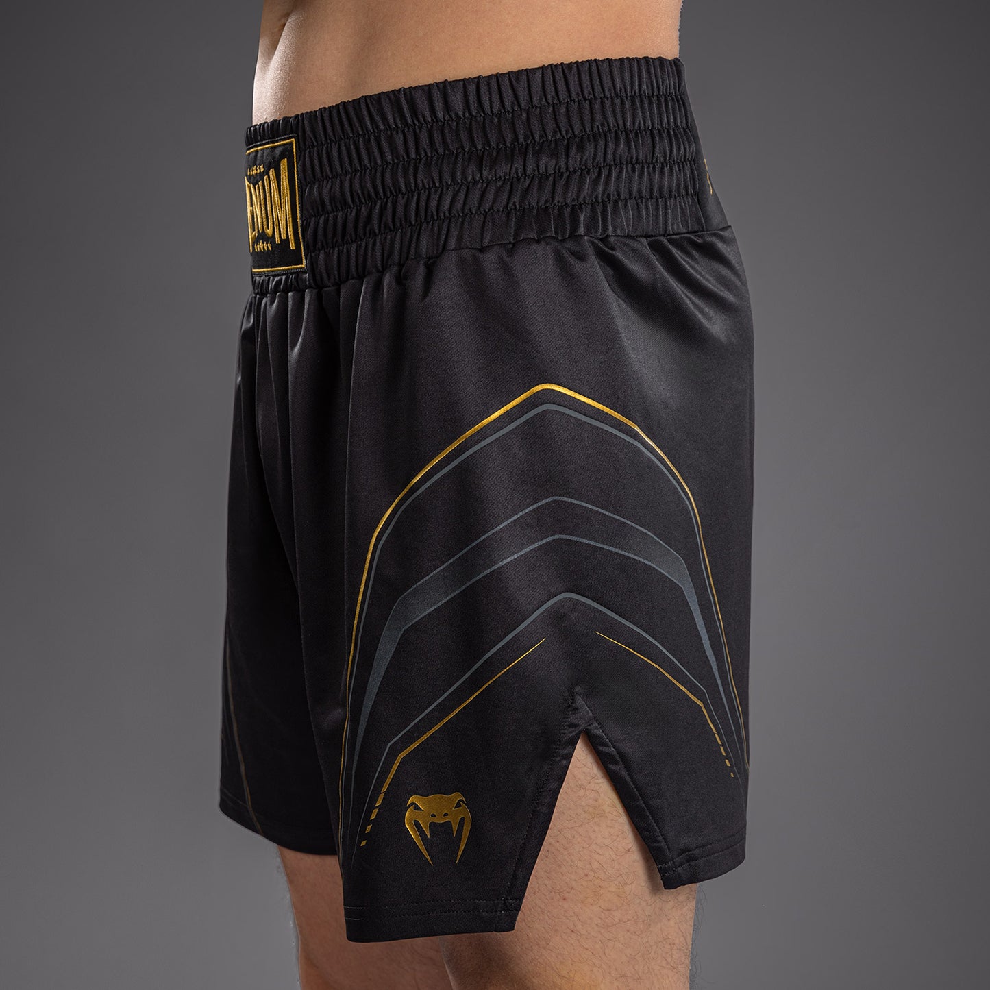 Venum Streamline Pantalón Corto de Boxeo – Negro/Oro