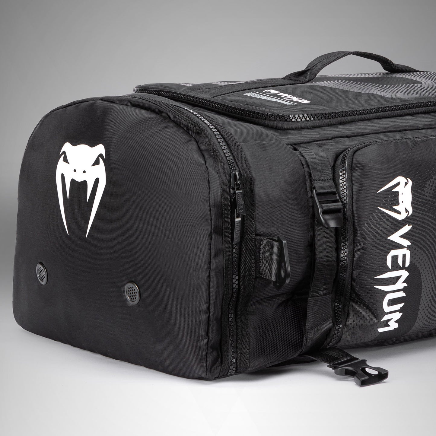 Venum Shockwave Bolsa Deportiva Convertible (60L) - Negro