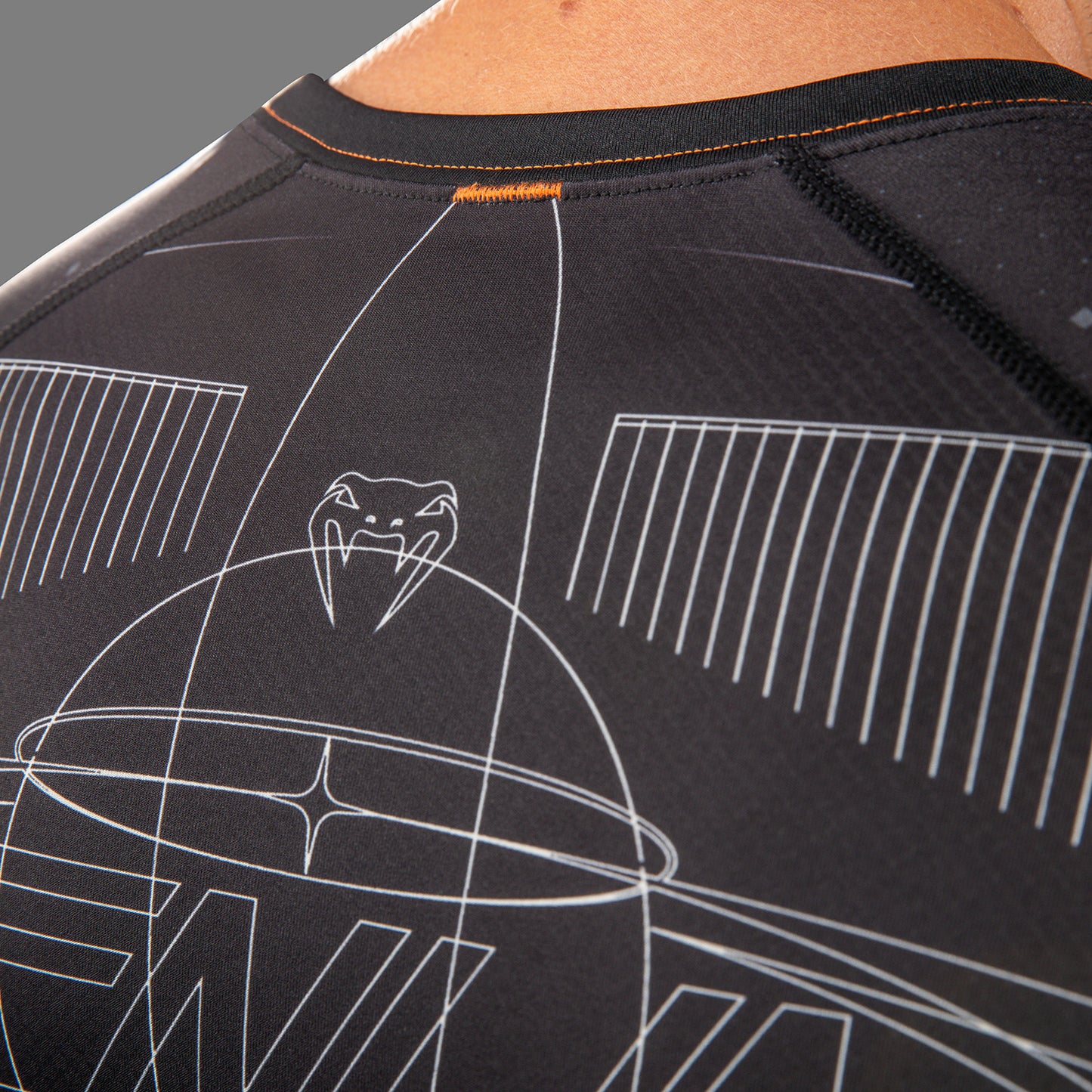 Venum Eclipse Rashguard Manga Corta – Negro/Marfil
