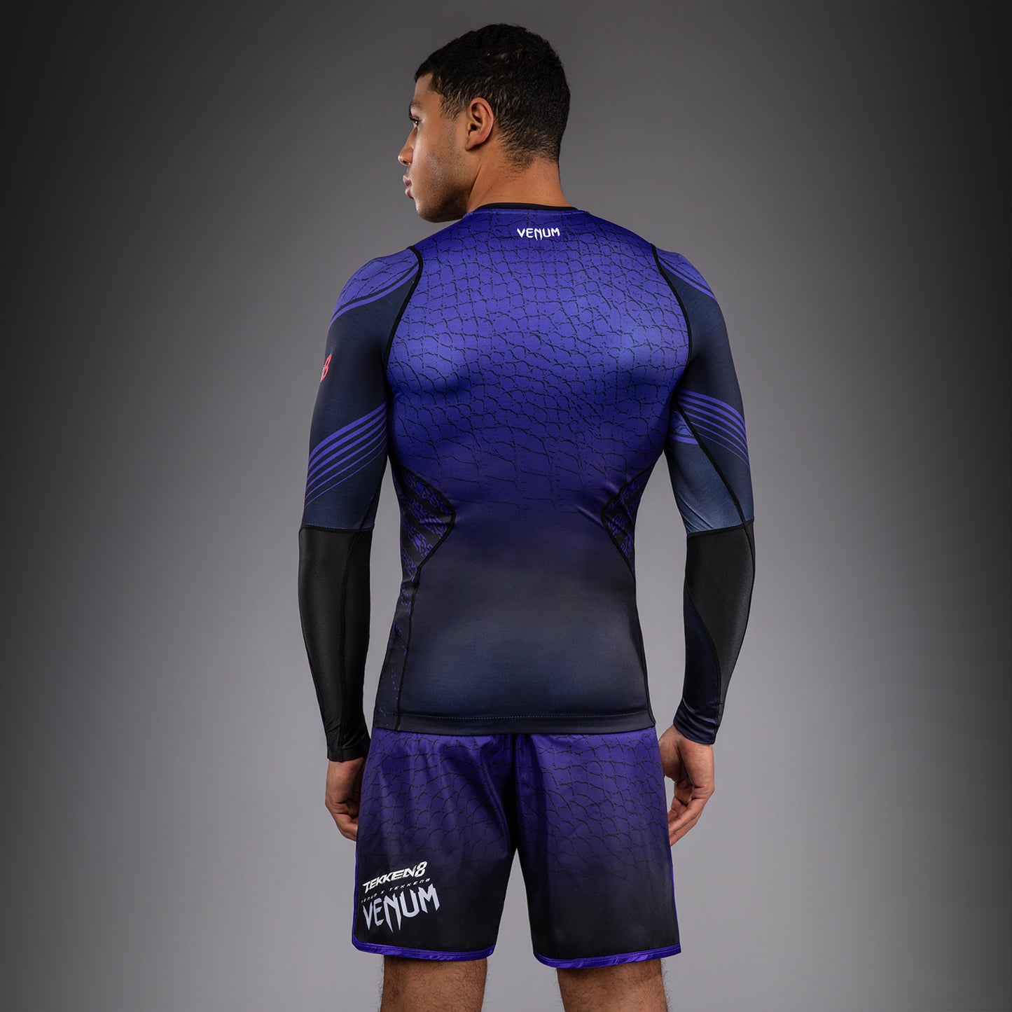 Venum x TEKKEN 8 Rashguard Manga Larga Kazuya - Negro/Morado