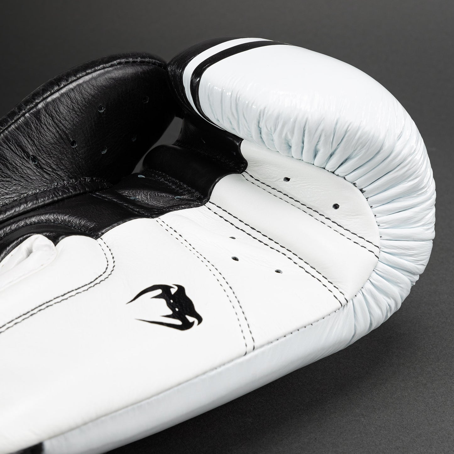 Guantes de boxeo Venum Shield Pro con velcro - Negro/Blanco