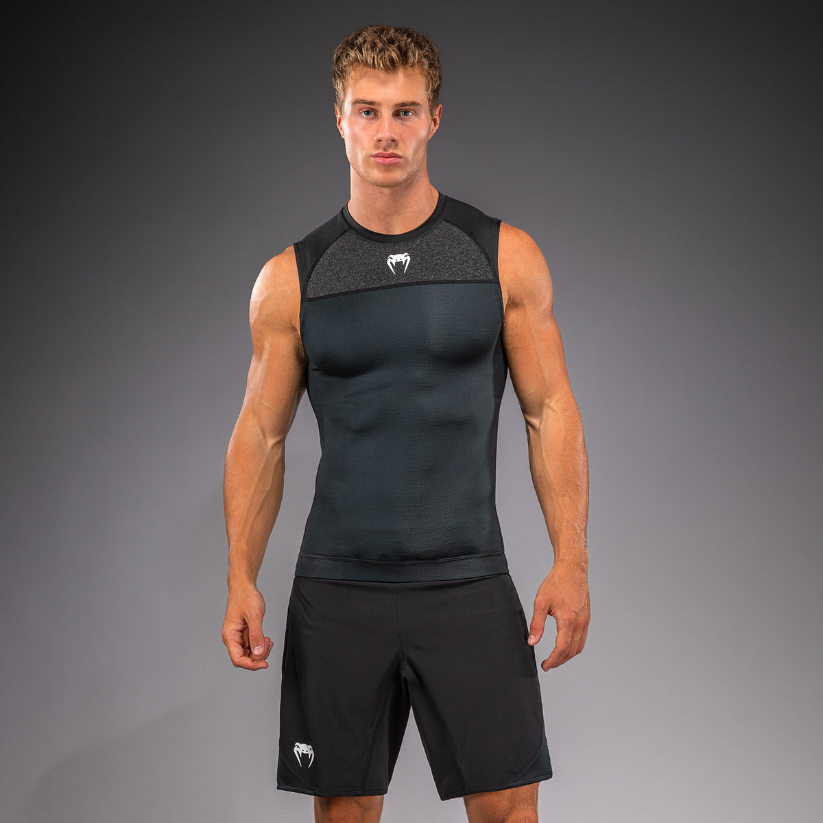 Venum G-Fit Scale Rashguard sin mangas - Negro