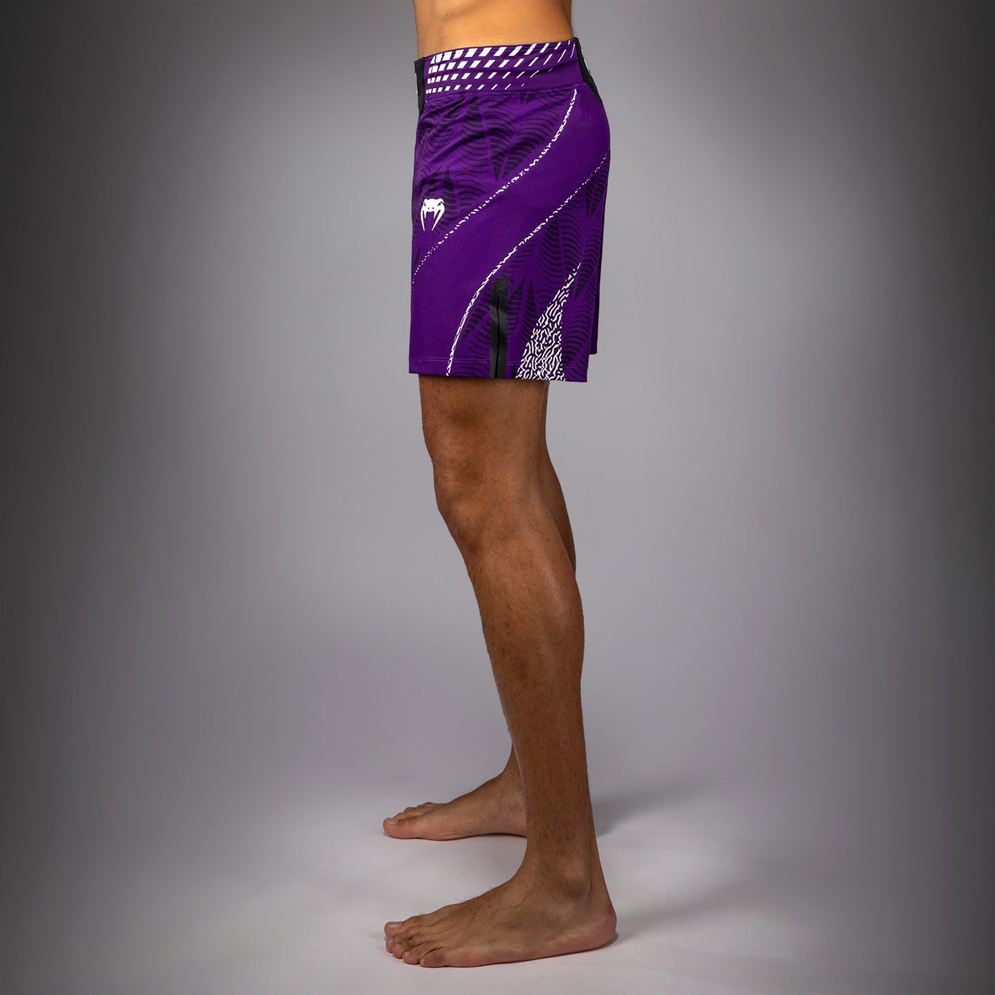 UFC Zenith by Venum Authentic Fight Night Short de pelea ajuste corto Hombre - Morado