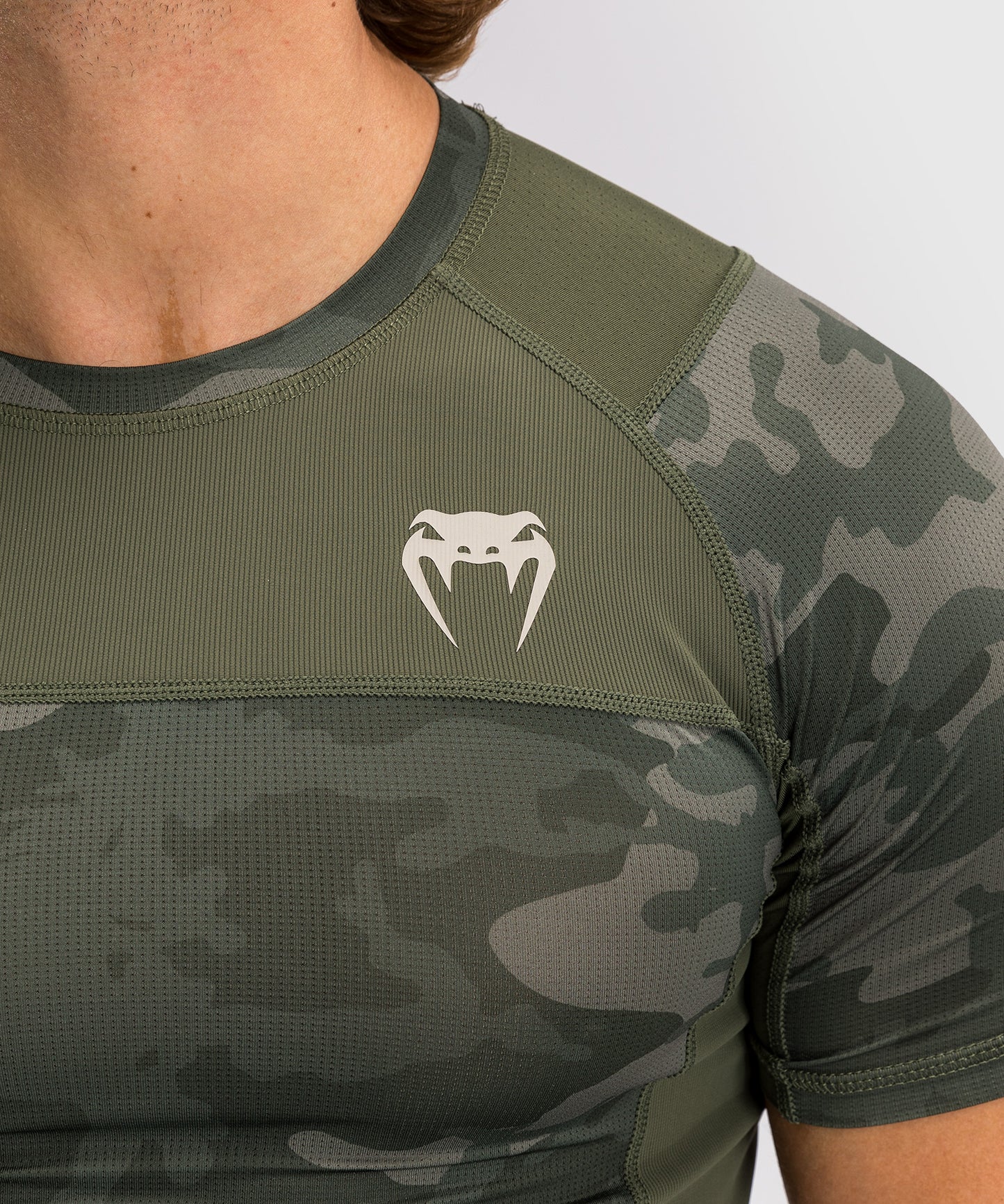 Venum G-Fit Air Rashguard de Manga Corta para Hombre - Camuflaje del Ejército