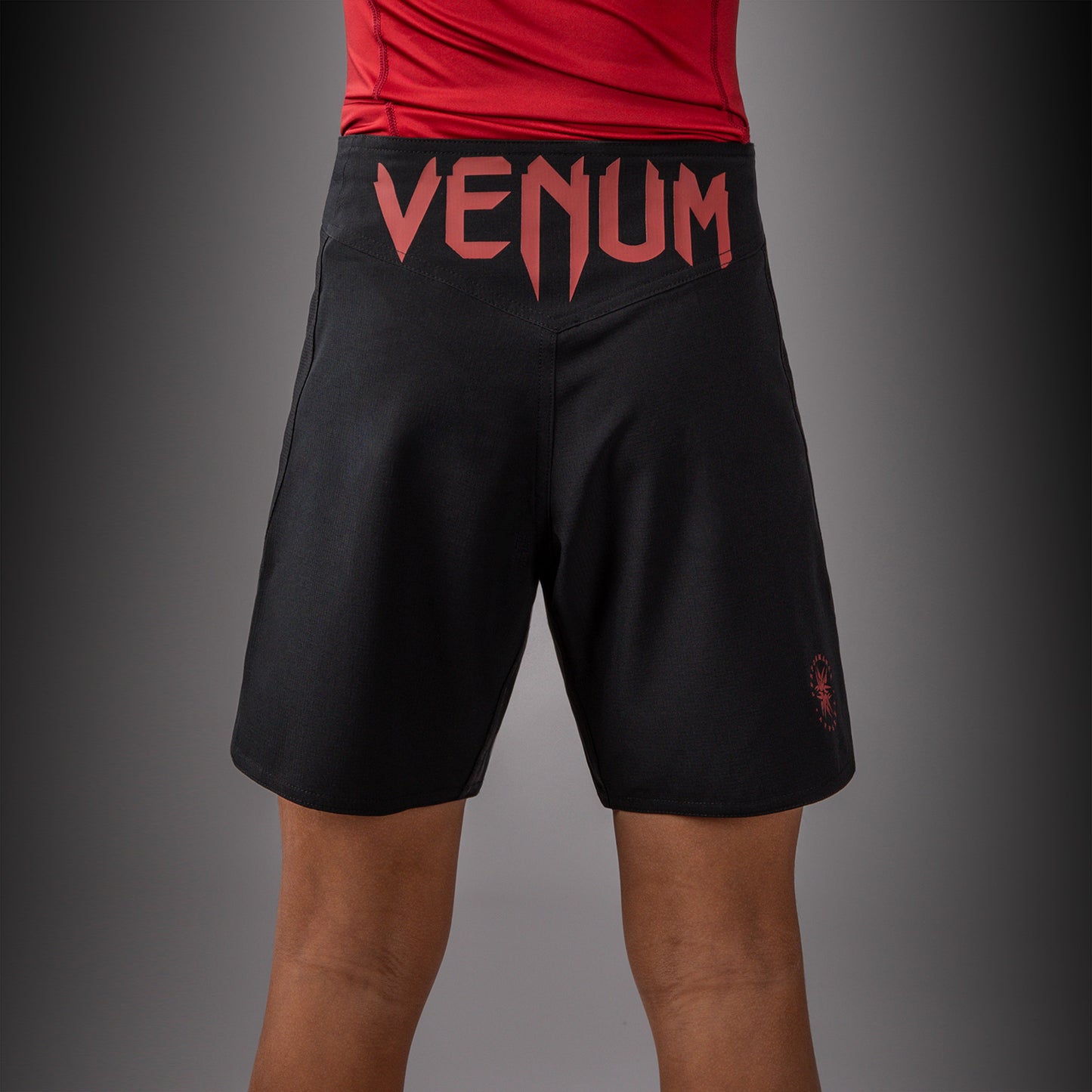 Venum Attack Short de Combate para Niño - Negro/Rojo
