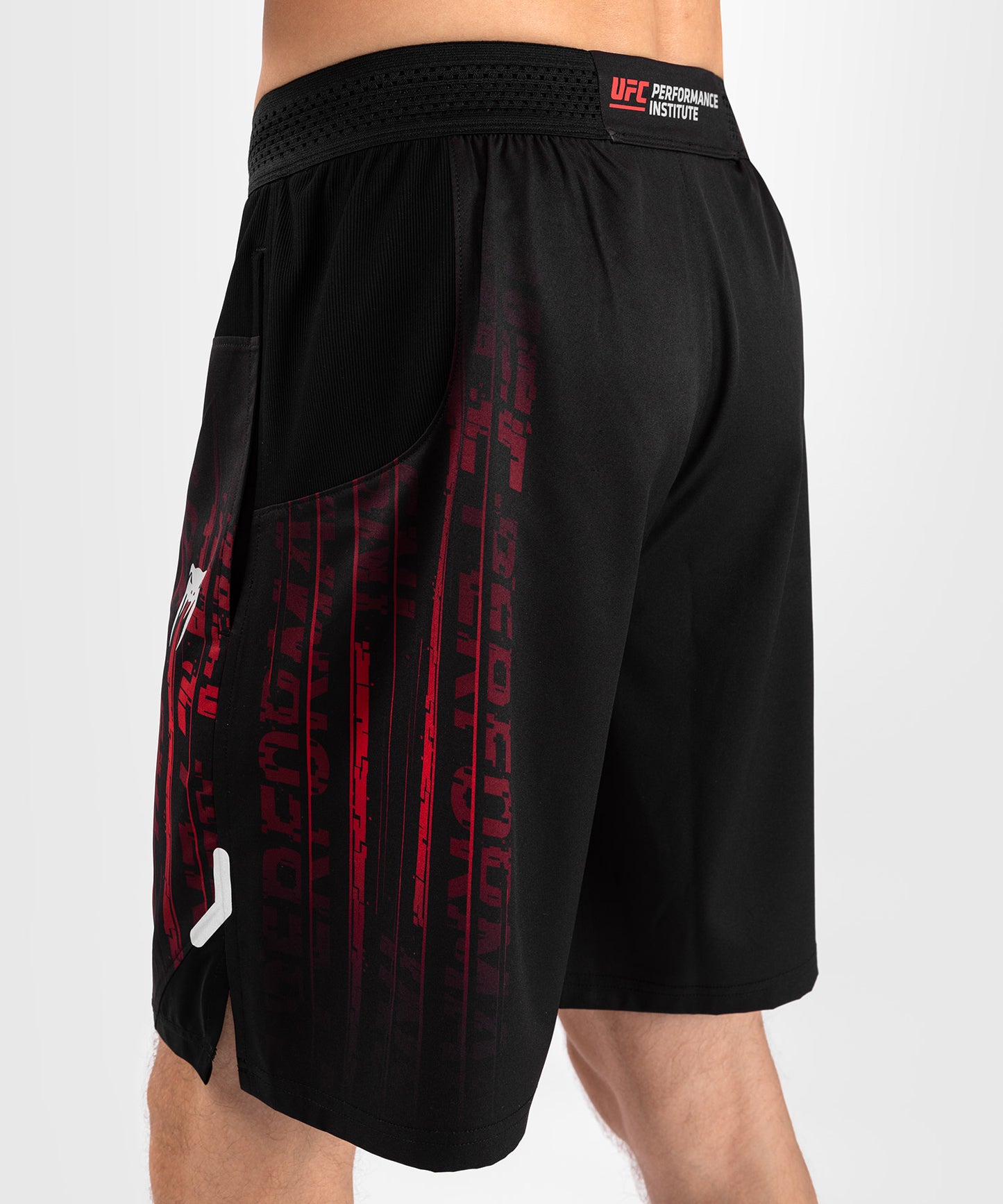 UFC Venum Performance Institute 2.0 Pantalones cortos de alto rendimiento para Hombre - Negro/Rojo
