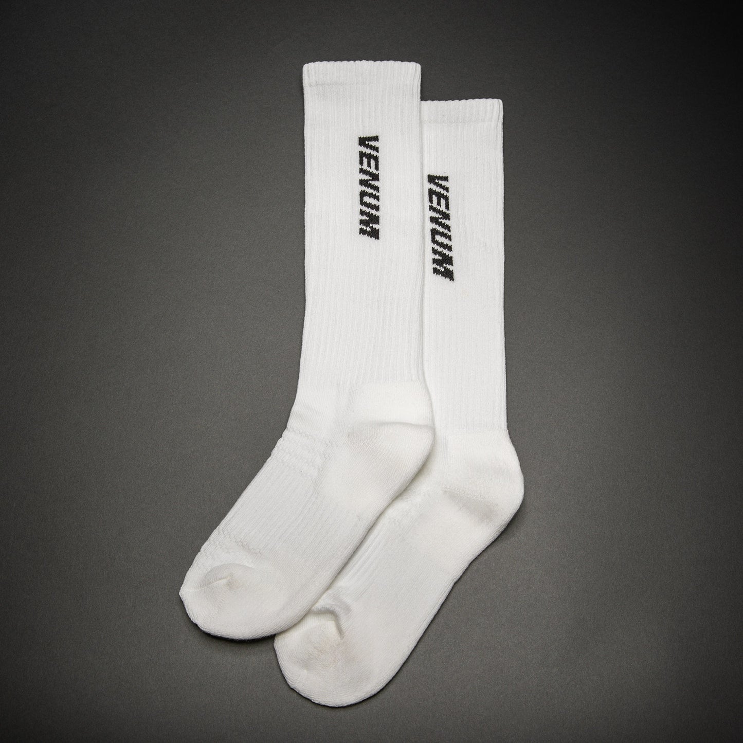 Venum Essential Calcetines Sobre la Pantorrilla – Blanco/Negro
