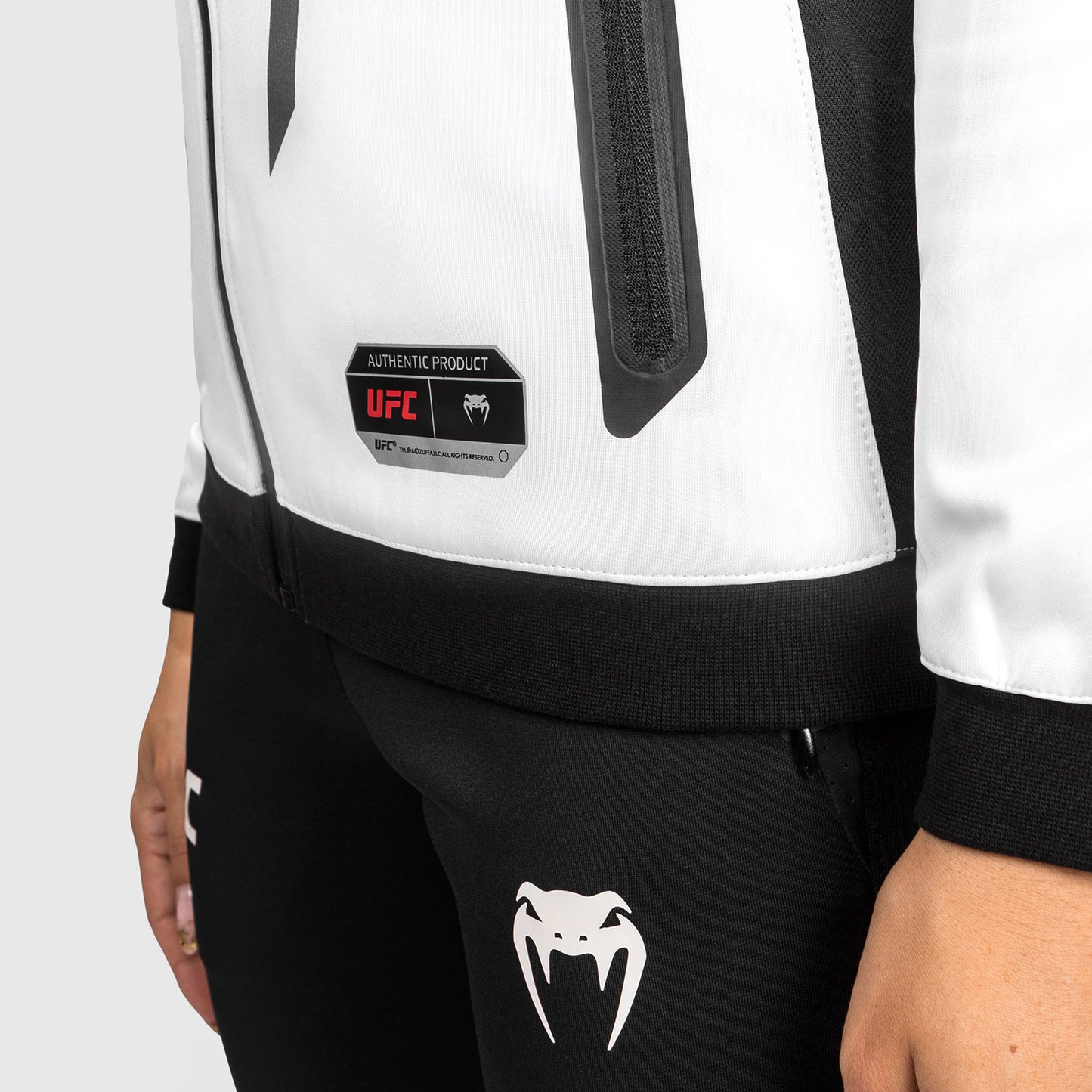 Sudadera con capucha UFC Venum Authentic Fight Night 2.0 para mujer - Blanco