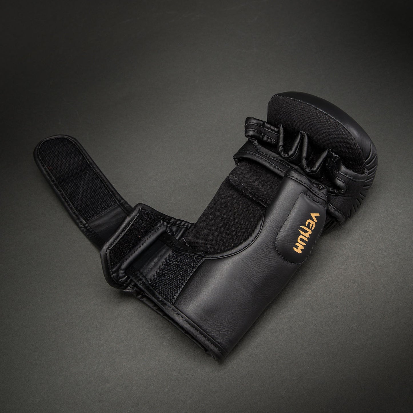 Venum Attack 2.0 Guantes de Sparring de Piel – Negro/Oro