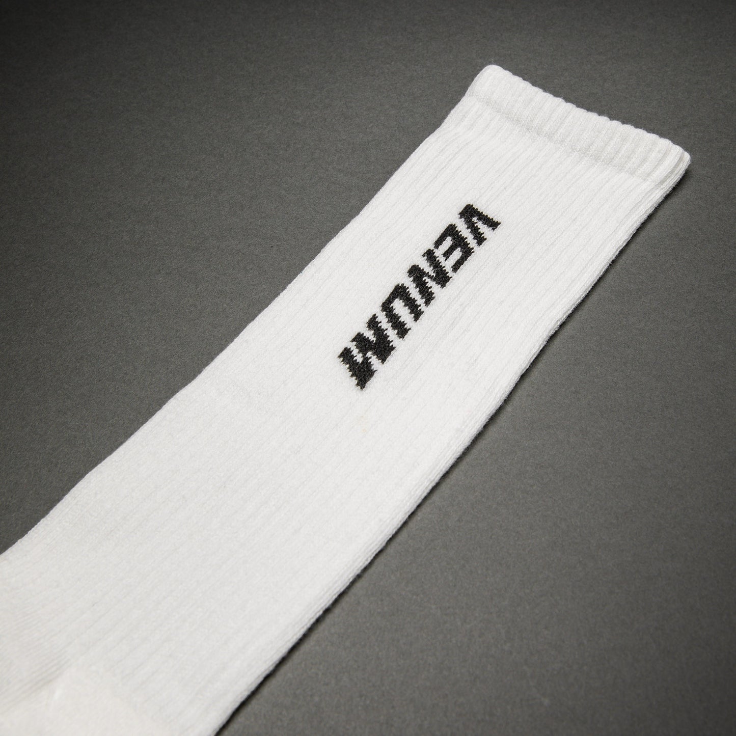 Venum Essential Calcetines Sobre la Pantorrilla – Blanco/Negro