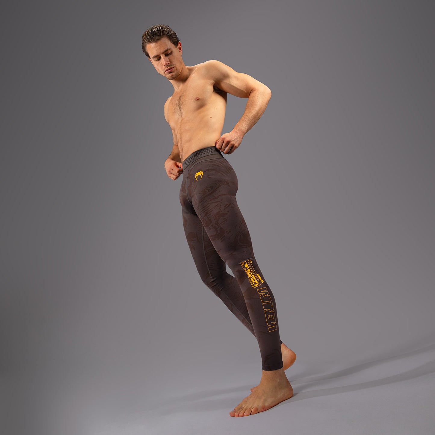 UFC Fusion by Venum Fight Week Leggings de Rendimiento para Hombre - Marrón tierra
