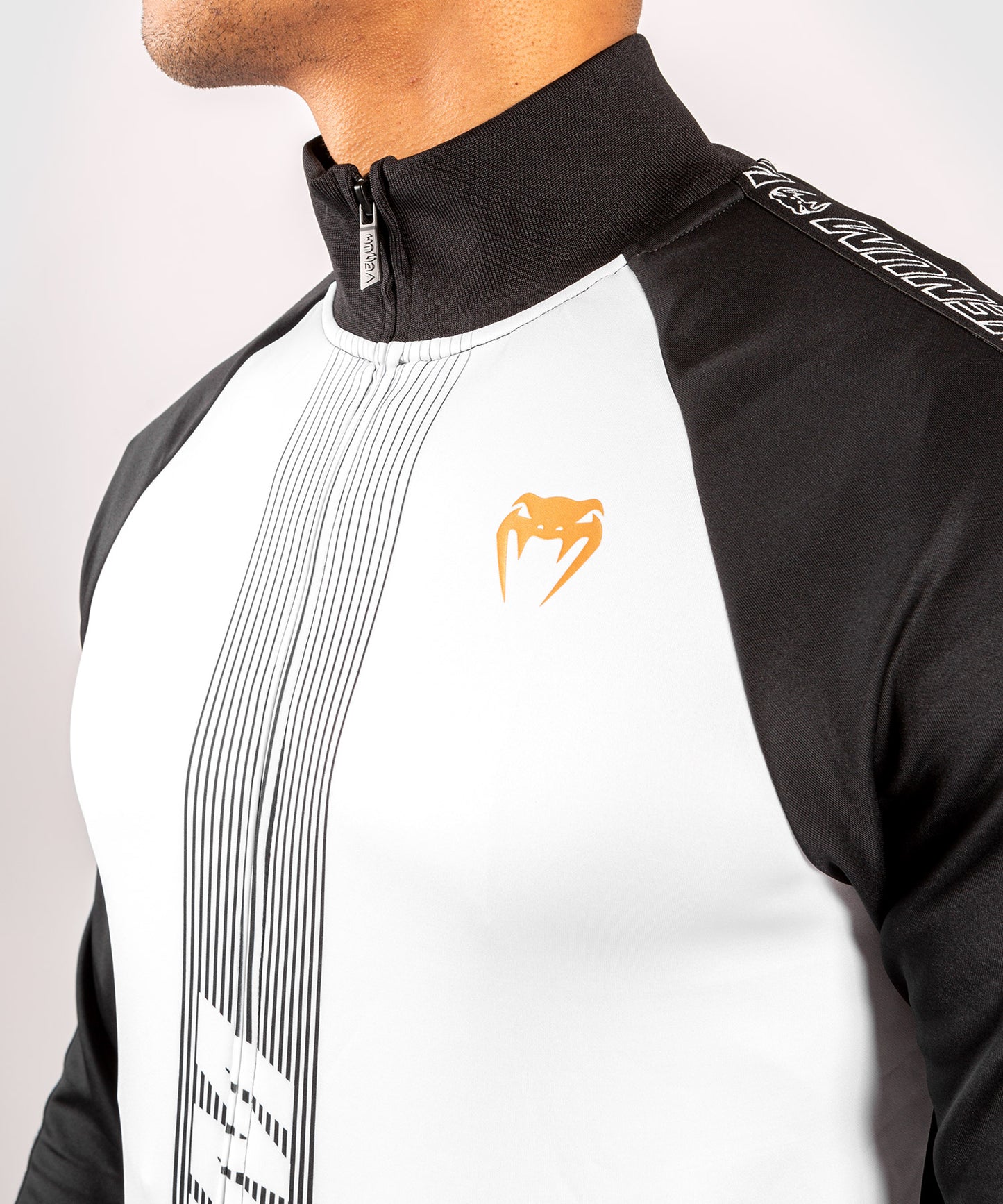 Chaqueta Venum Club 212 - Negro/Blanco