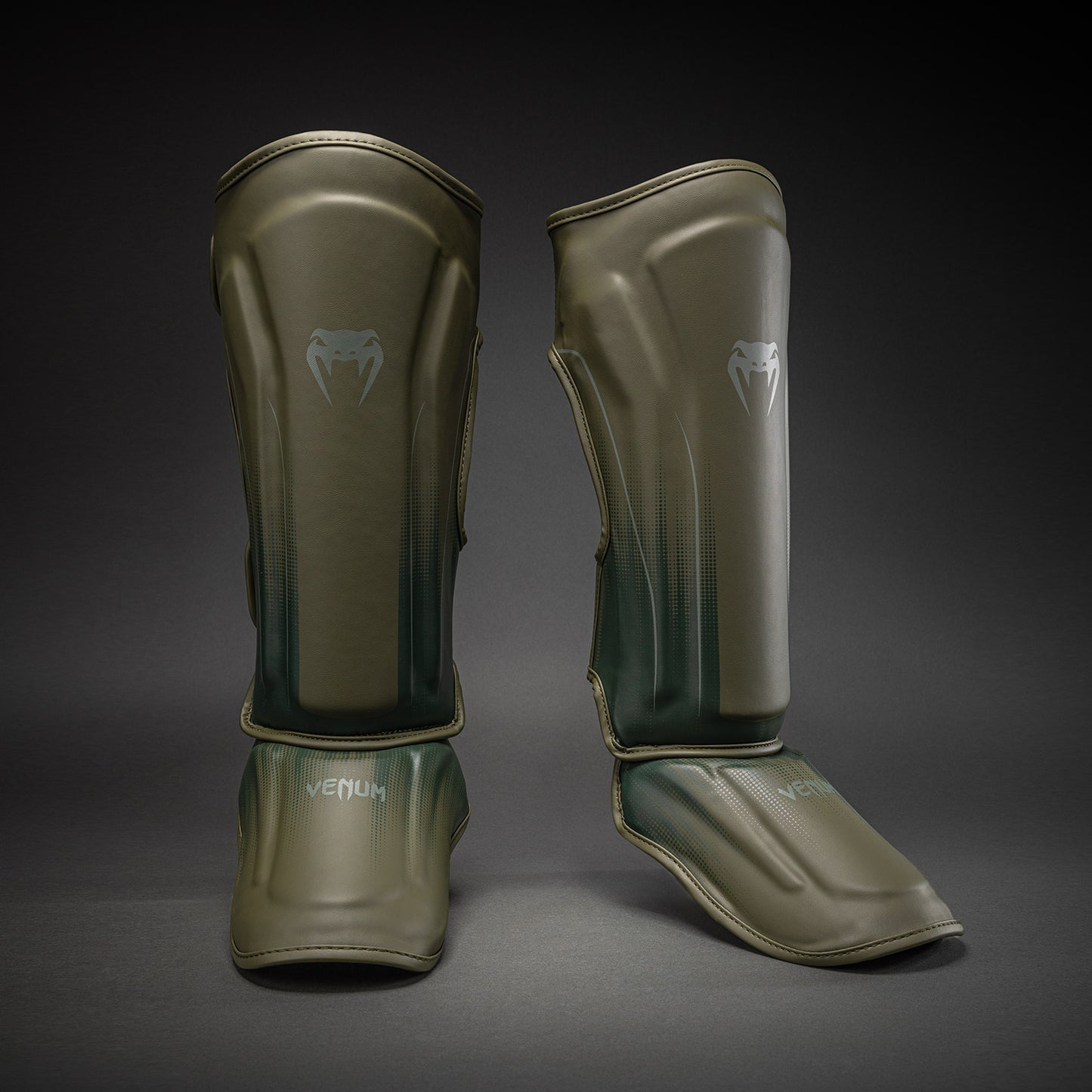 Venum Stealth Espinilleras – Caqui/Verde Oscuro