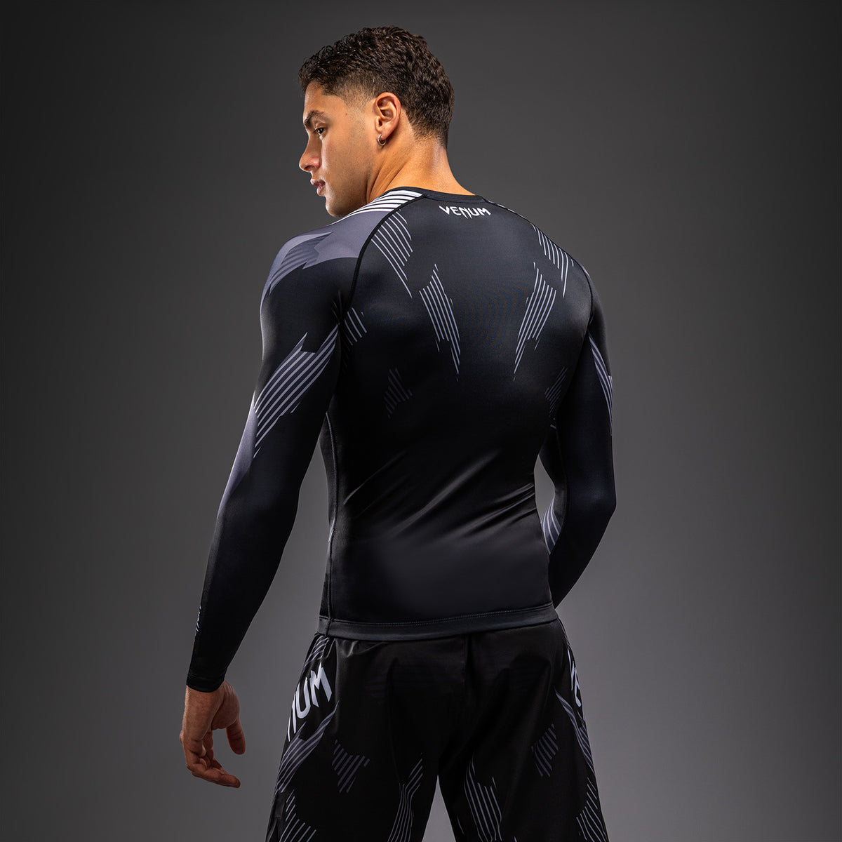 Venum No-Gi 6.0 Rashguard Manga Larga - Negro/Blanco
