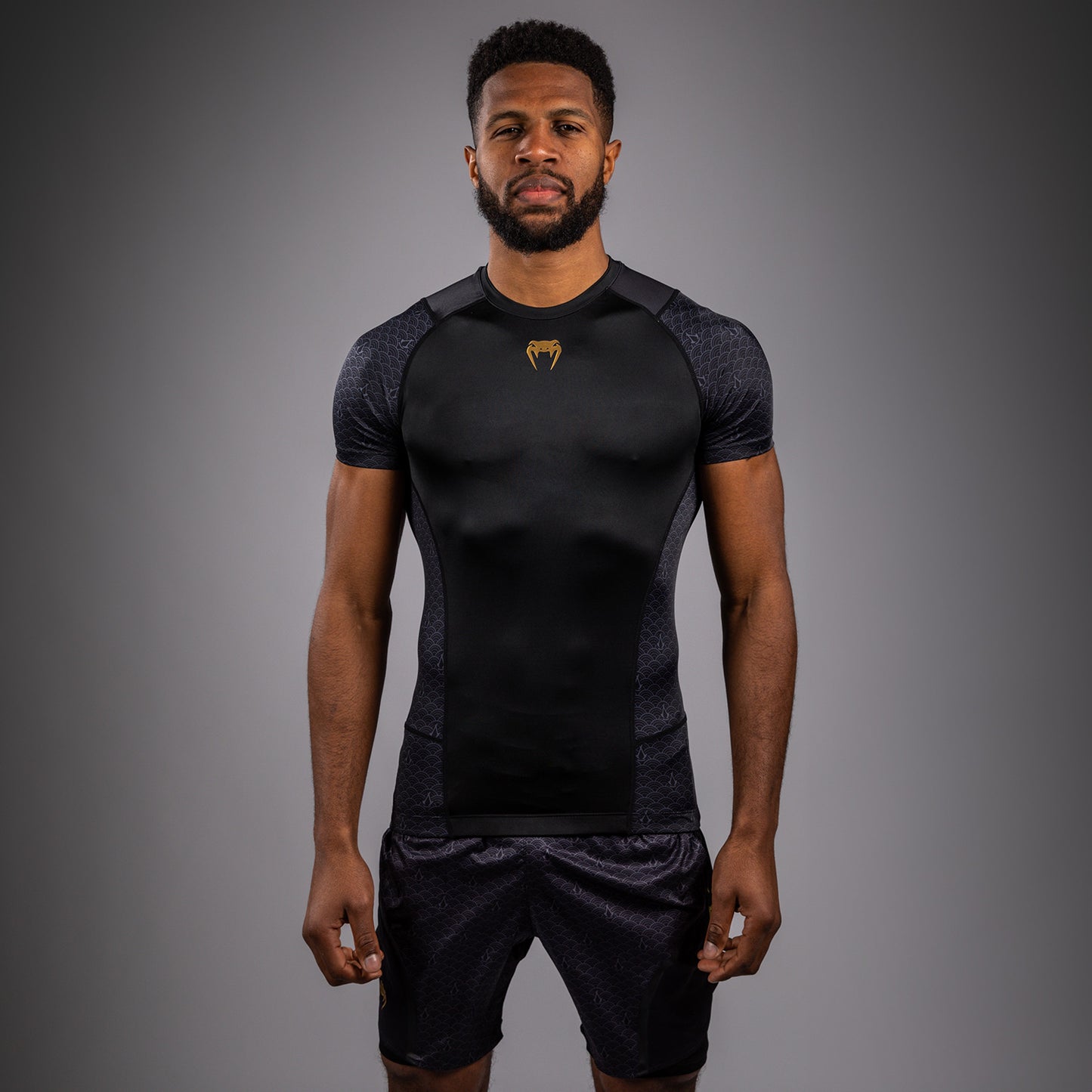 Venum x Assassin’s Creed Shadows Lycra de manga corta para hombre - Negra