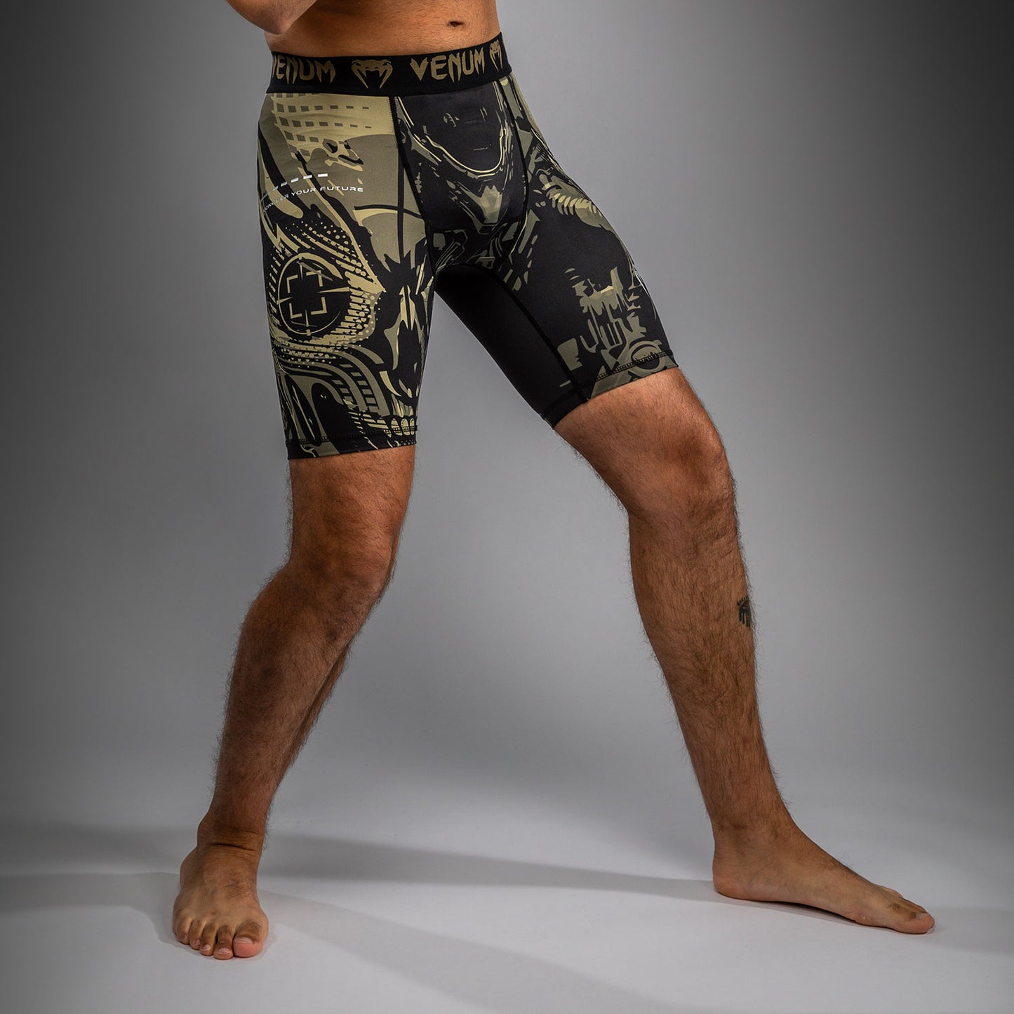 Venum Invader Vale Tudo Shorts - Negro/Sand