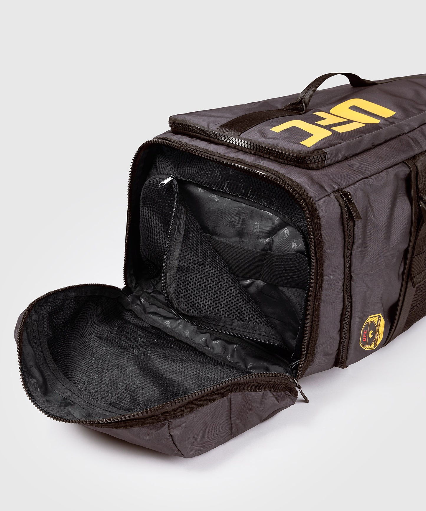 UFC Fusion by Venum Fight Week Bolsa de Deporte - Marrón Tierra