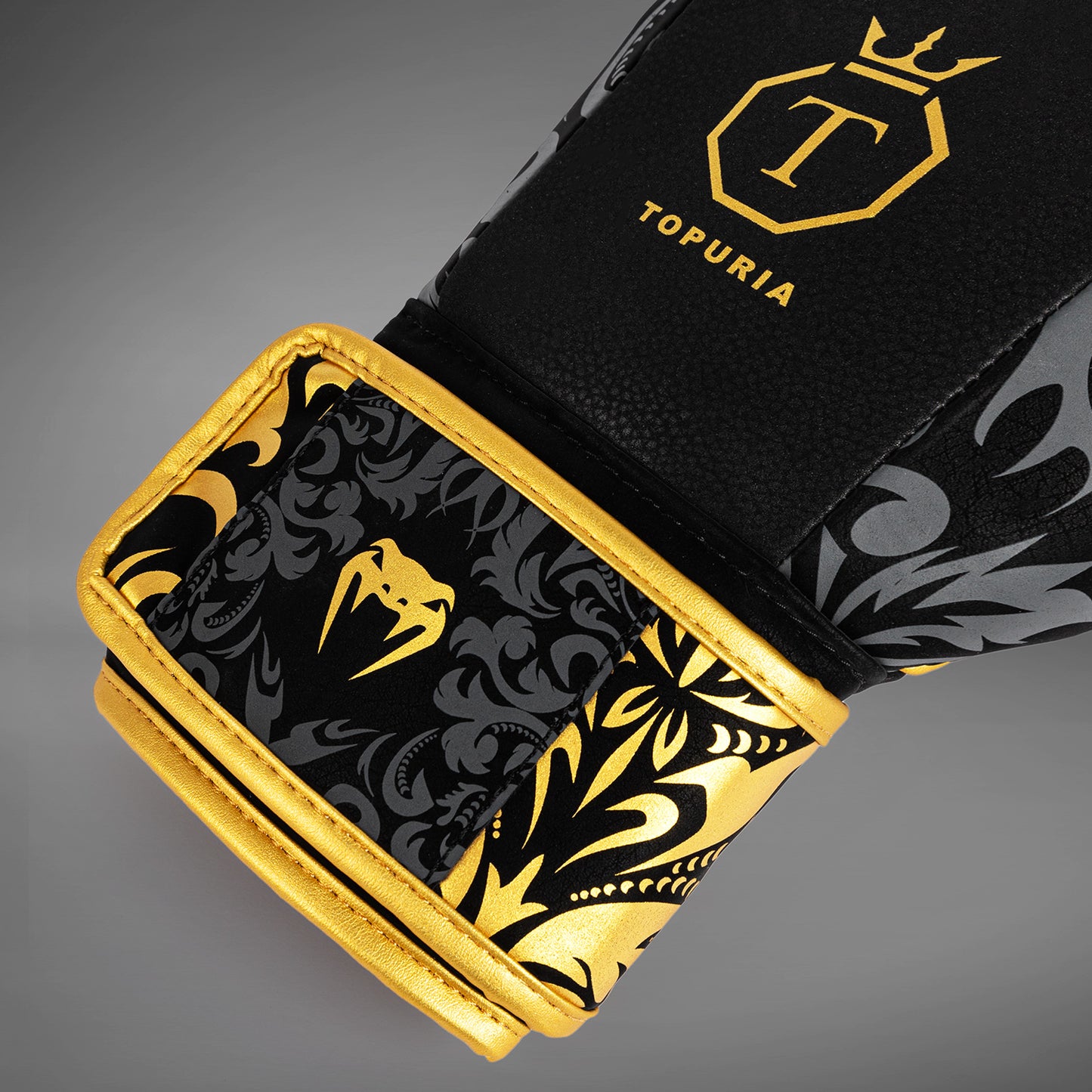 Venum x Topuria Unmatched Edition Guantes de Boxeo - Negro/Dorado